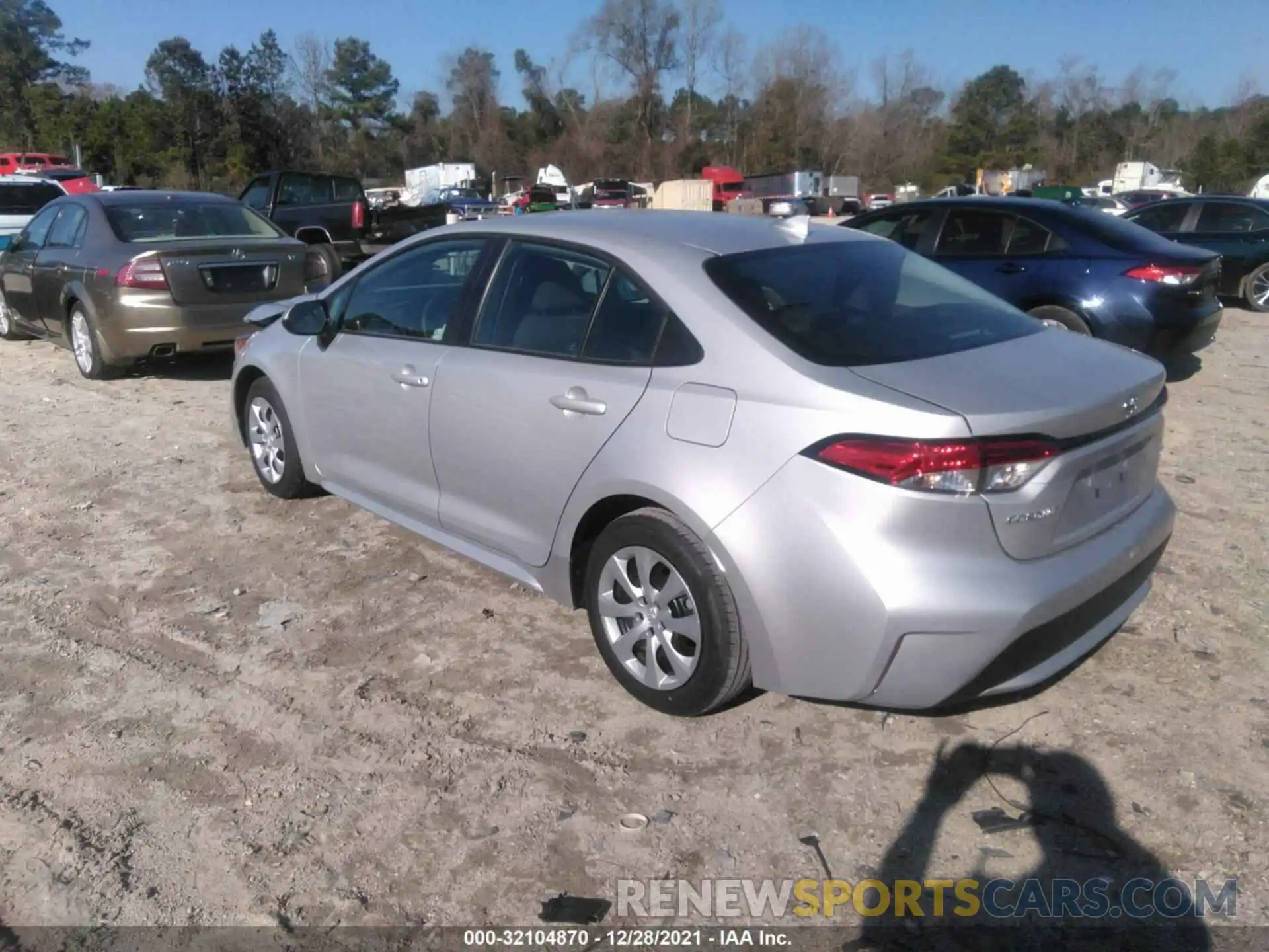 3 Photograph of a damaged car 5YFEPMAE1NP273903 TOYOTA COROLLA 2022