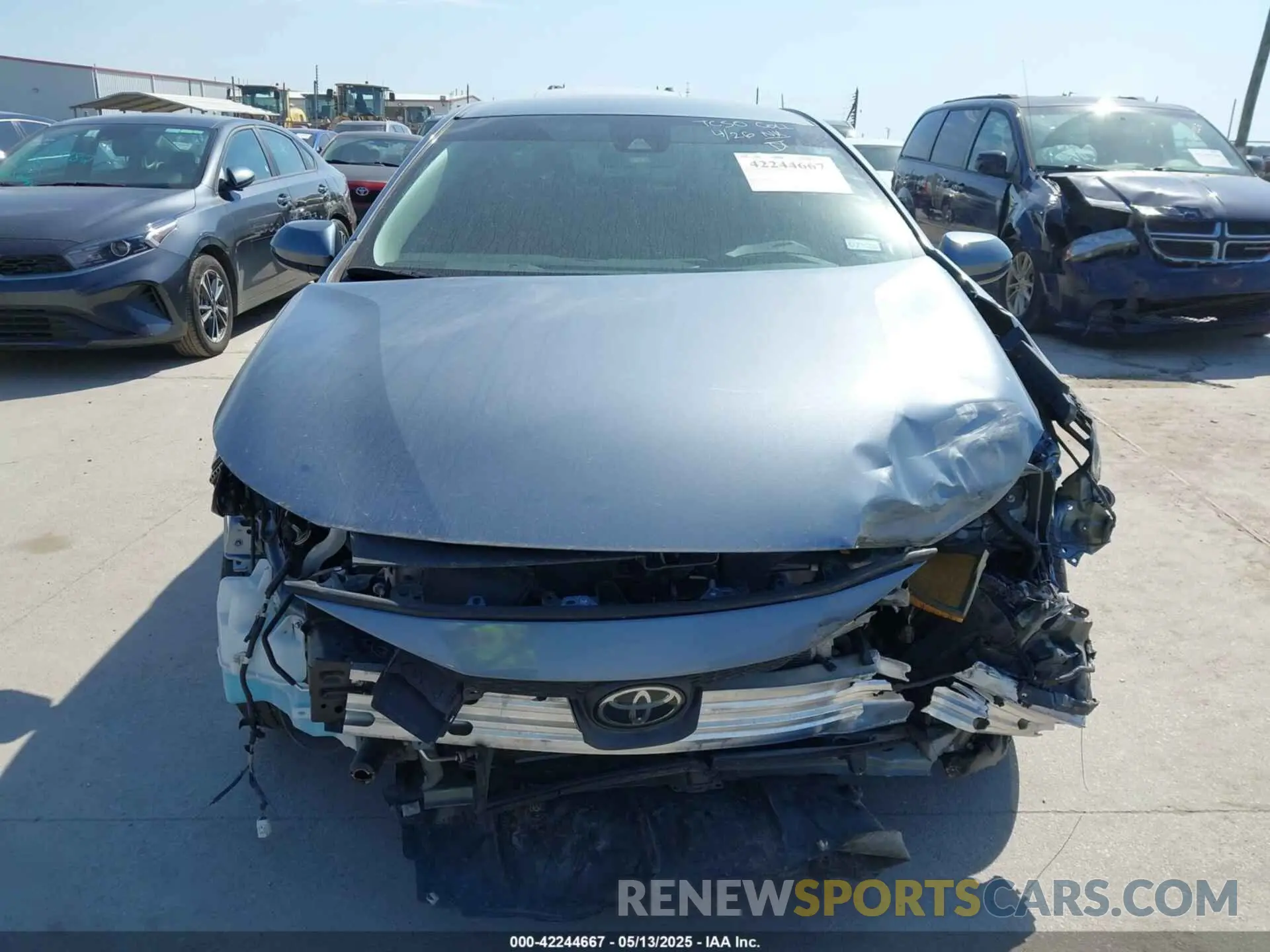13 Photograph of a damaged car 5YFEPMAE1NP280253 TOYOTA COROLLA 2022