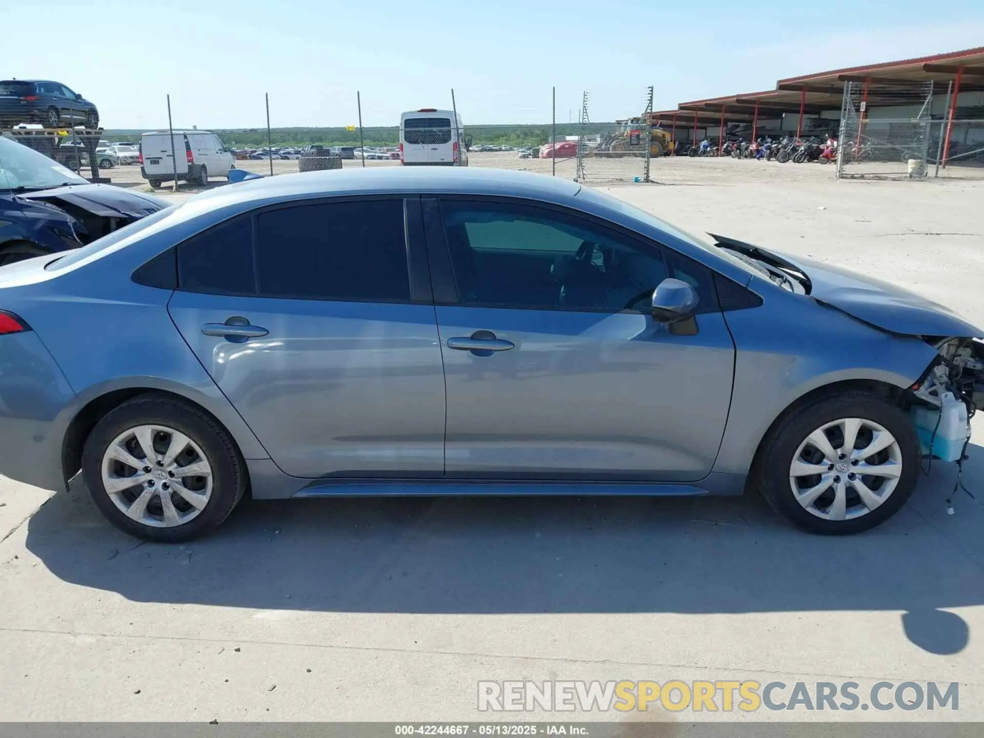 14 Photograph of a damaged car 5YFEPMAE1NP280253 TOYOTA COROLLA 2022
