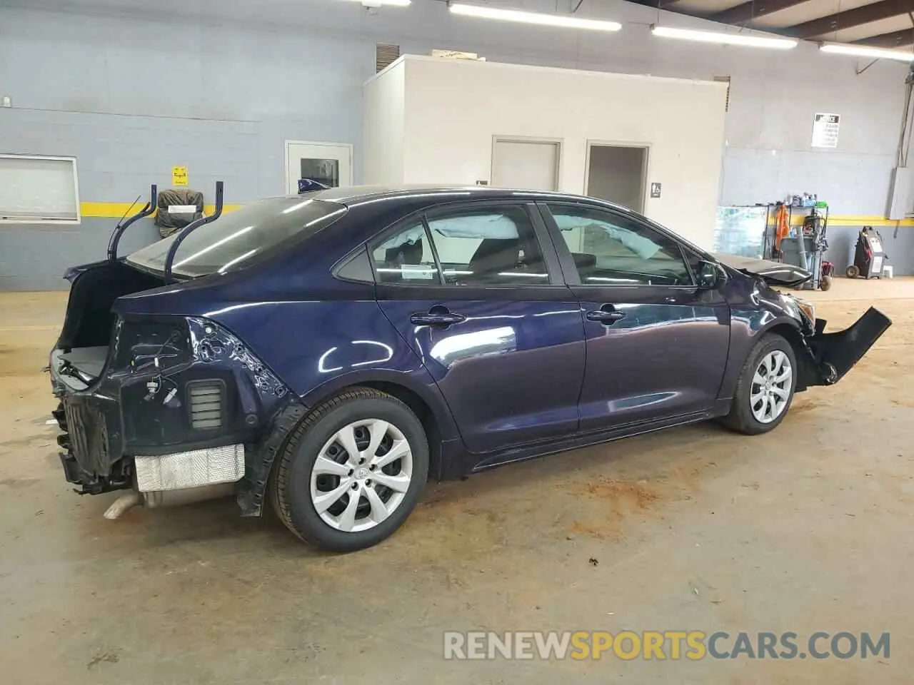 3 Photograph of a damaged car 5YFEPMAE1NP284805 TOYOTA COROLLA 2022