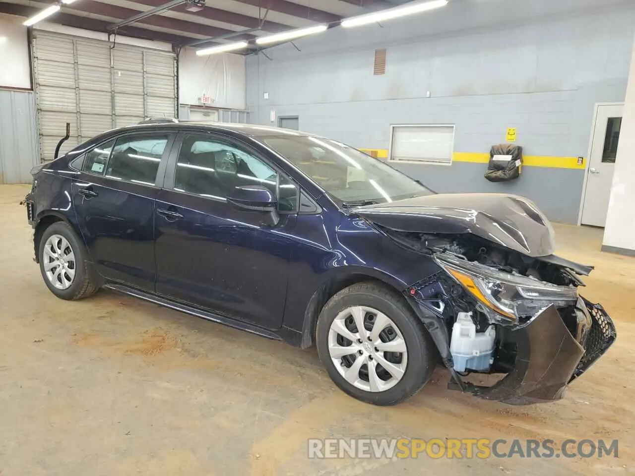 4 Photograph of a damaged car 5YFEPMAE1NP284805 TOYOTA COROLLA 2022