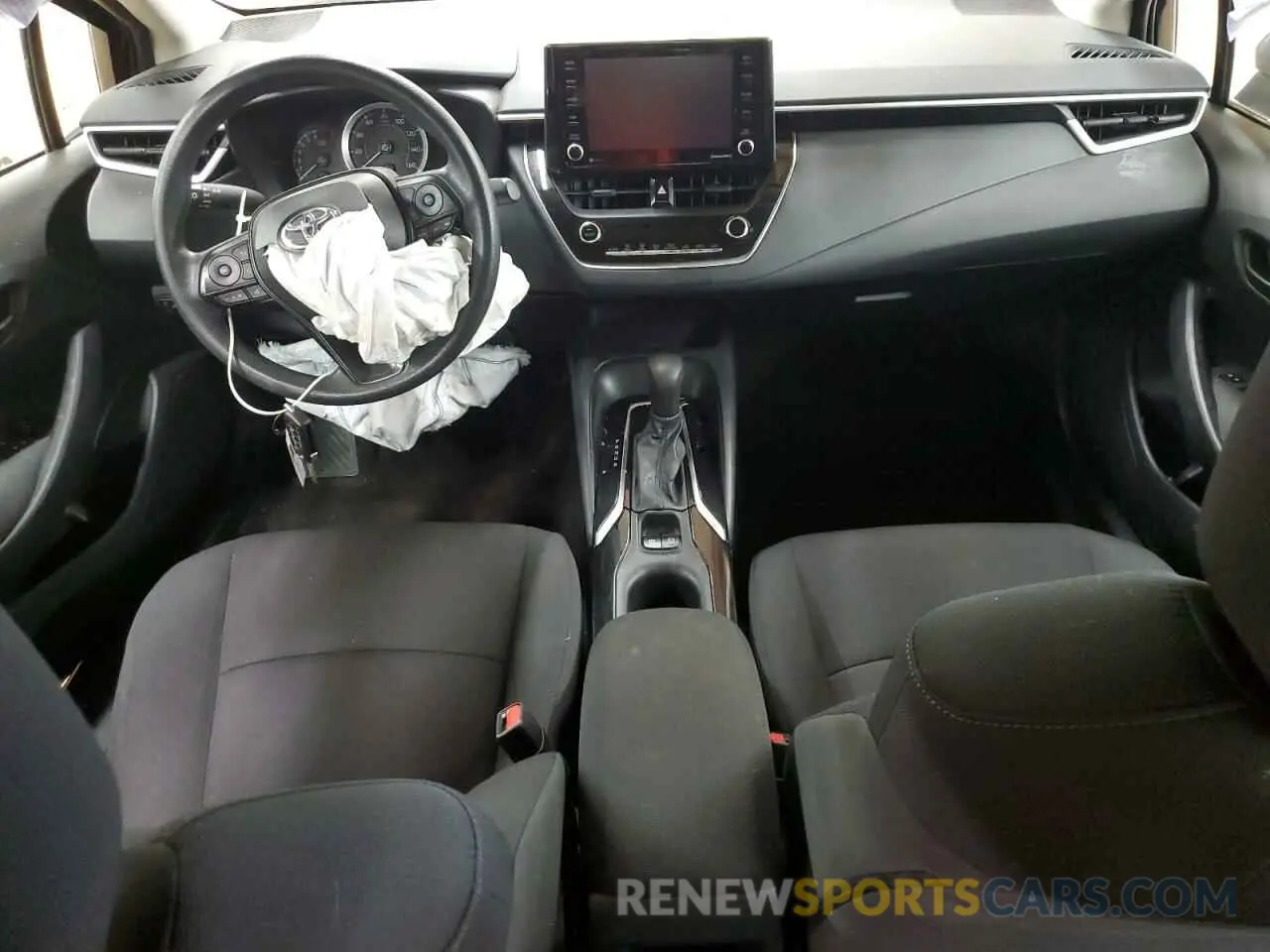 8 Photograph of a damaged car 5YFEPMAE1NP284805 TOYOTA COROLLA 2022
