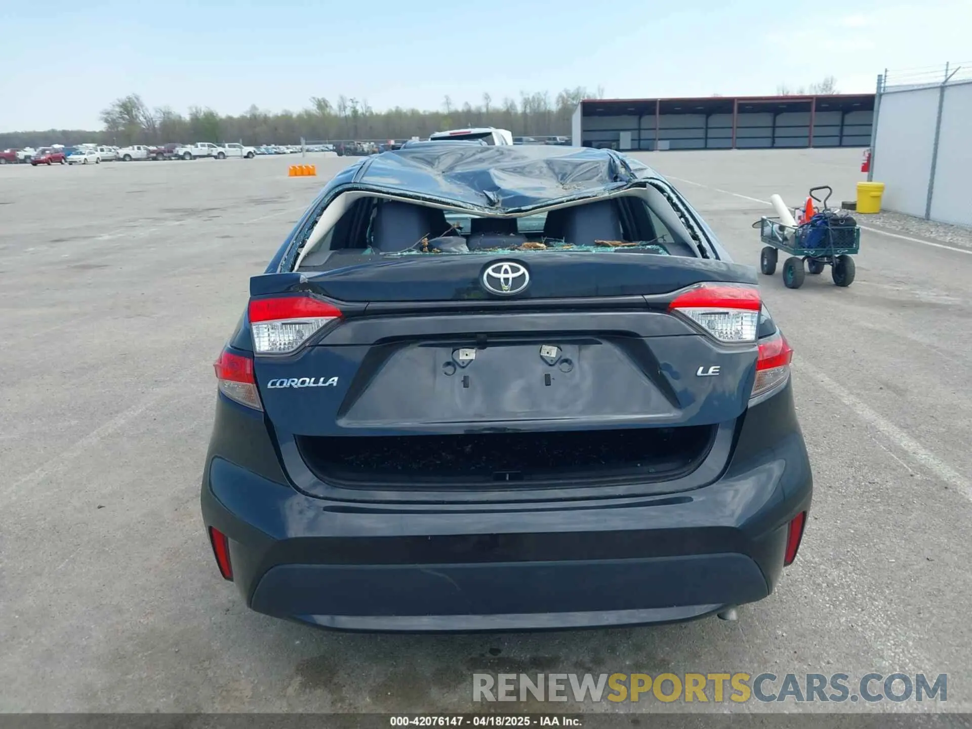 16 Photograph of a damaged car 5YFEPMAE1NP291849 TOYOTA COROLLA 2022