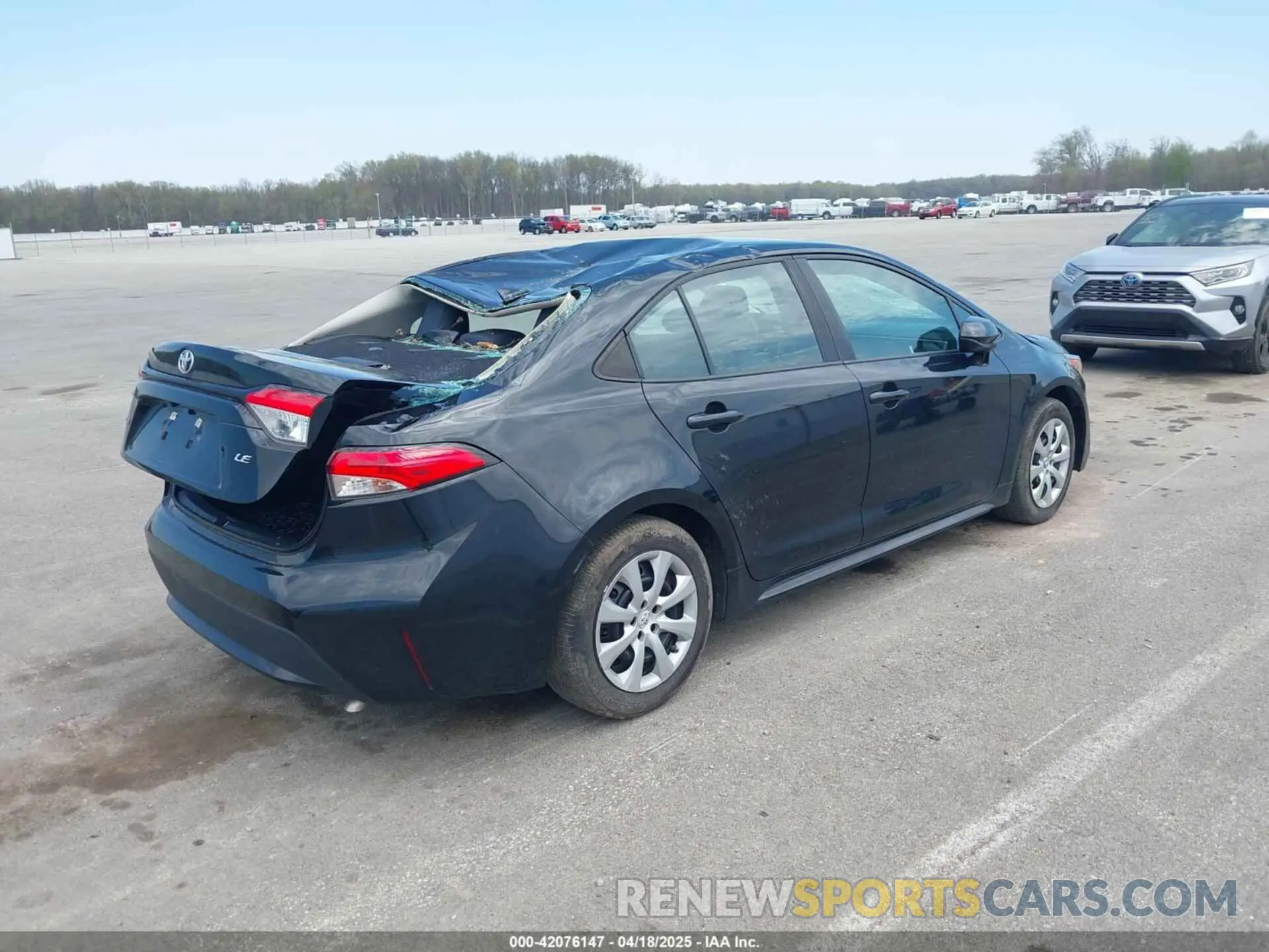 4 Photograph of a damaged car 5YFEPMAE1NP291849 TOYOTA COROLLA 2022