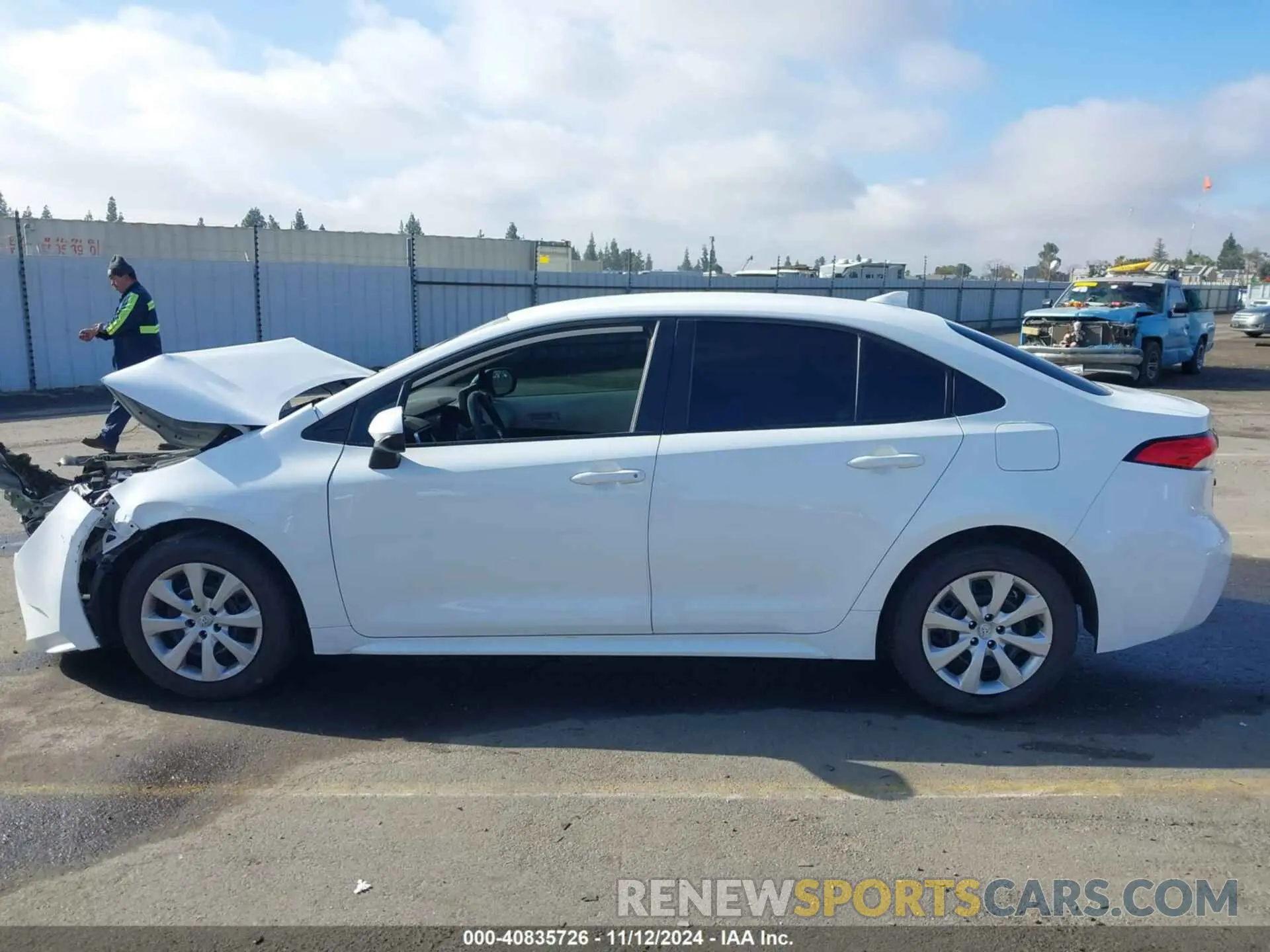 14 Photograph of a damaged car 5YFEPMAE1NP292919 TOYOTA COROLLA 2022