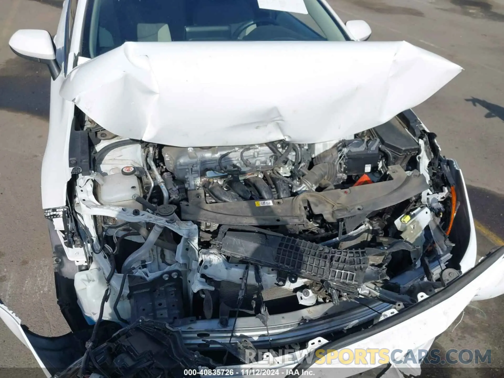 19 Photograph of a damaged car 5YFEPMAE1NP292919 TOYOTA COROLLA 2022
