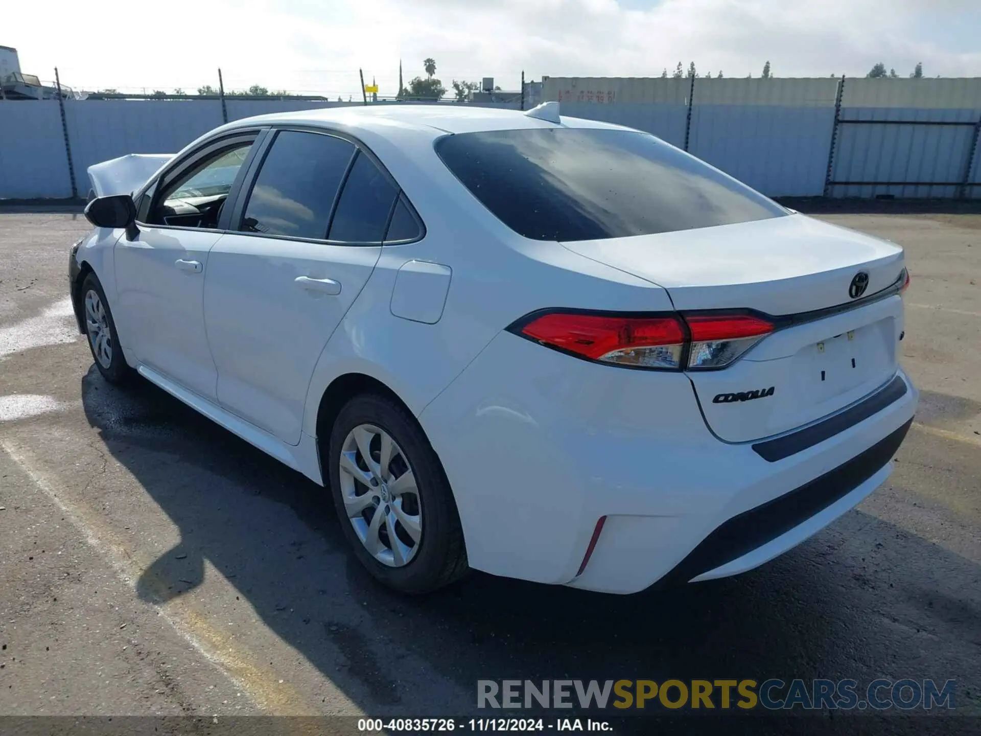 3 Photograph of a damaged car 5YFEPMAE1NP292919 TOYOTA COROLLA 2022