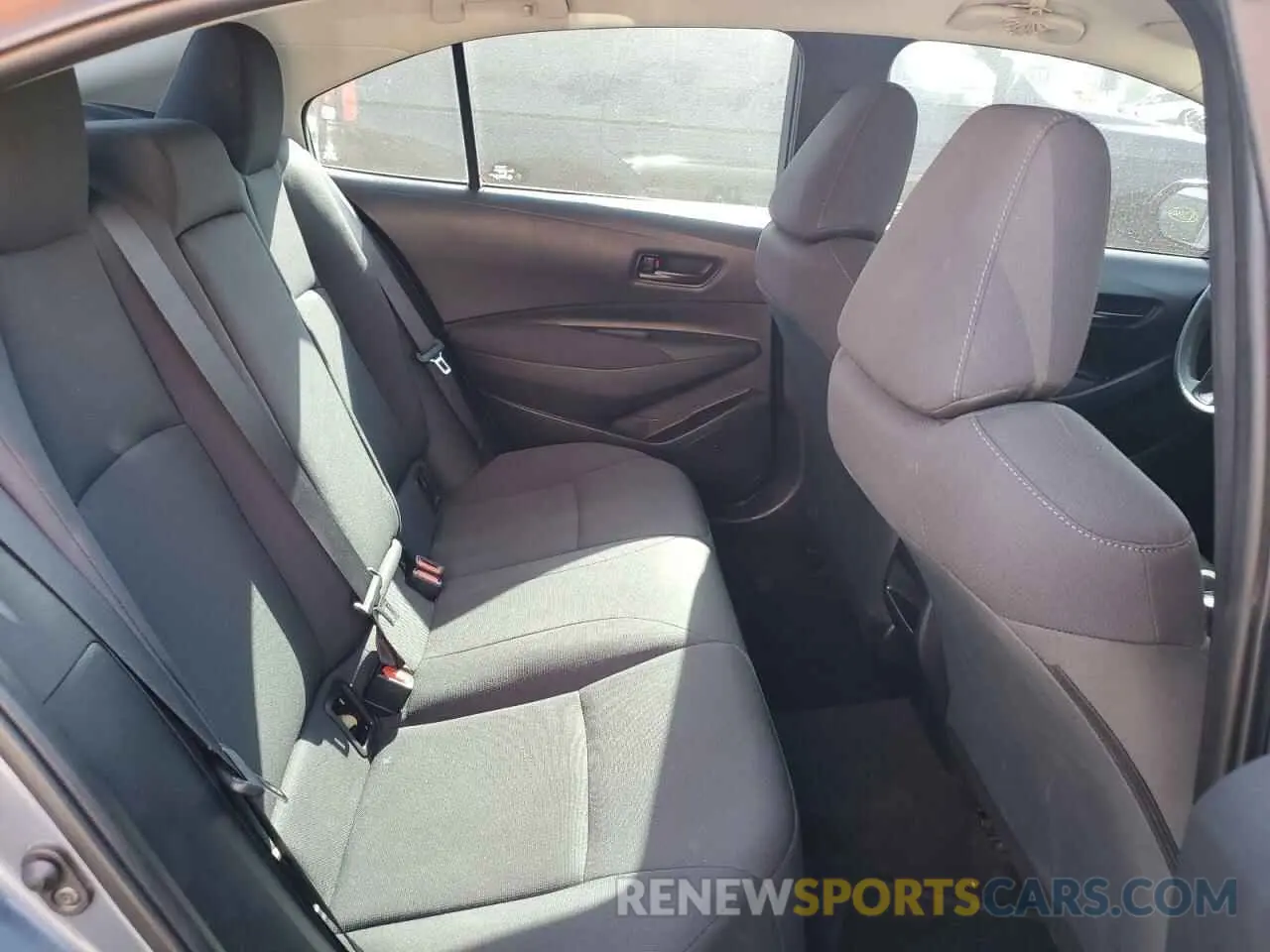 10 Photograph of a damaged car 5YFEPMAE1NP295593 TOYOTA COROLLA 2022