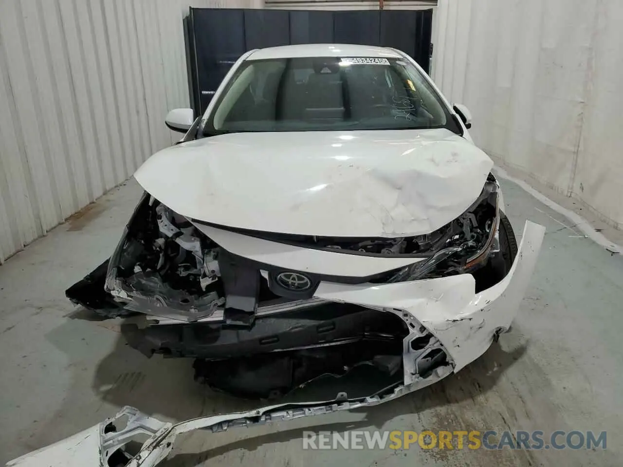 5 Photograph of a damaged car 5YFEPMAE1NP296811 TOYOTA COROLLA 2022