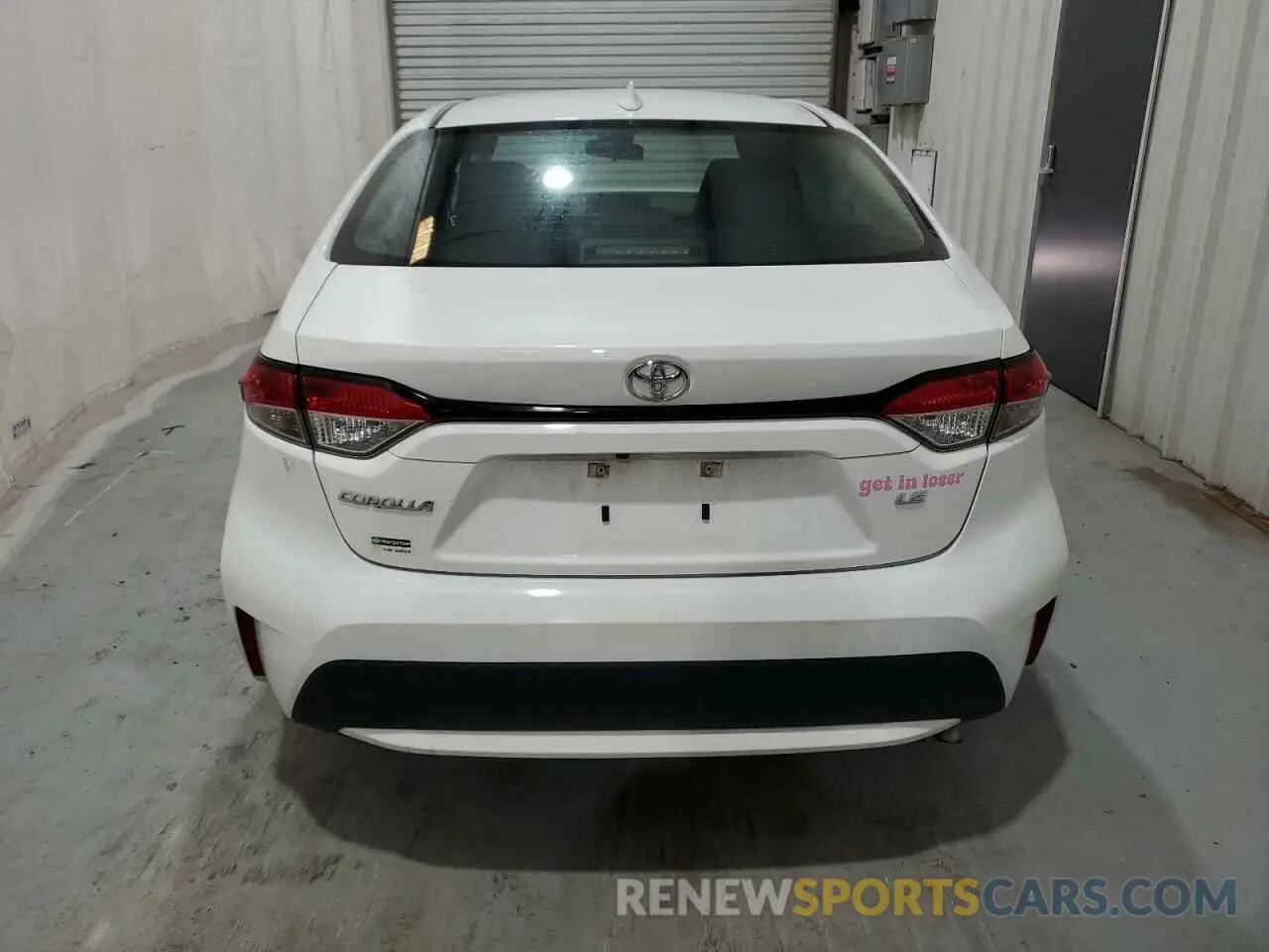 6 Photograph of a damaged car 5YFEPMAE1NP296811 TOYOTA COROLLA 2022