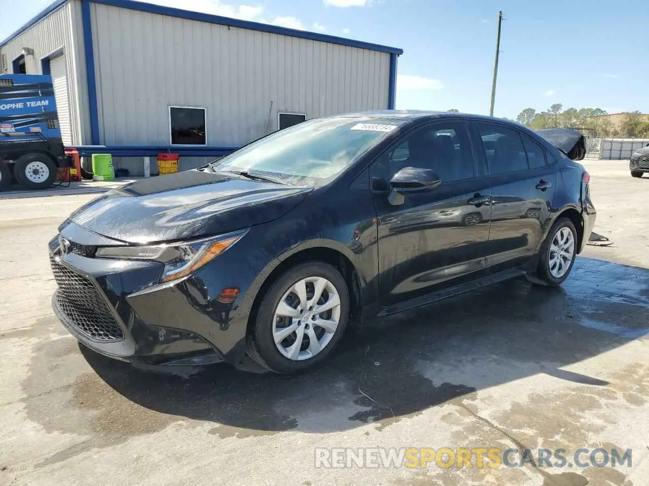 1 Photograph of a damaged car 5YFEPMAE1NP303417 TOYOTA COROLLA 2022