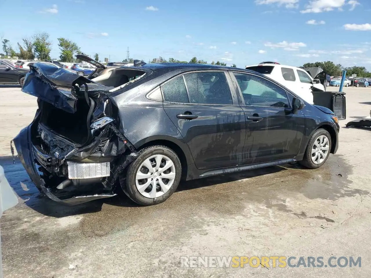 3 Photograph of a damaged car 5YFEPMAE1NP303417 TOYOTA COROLLA 2022