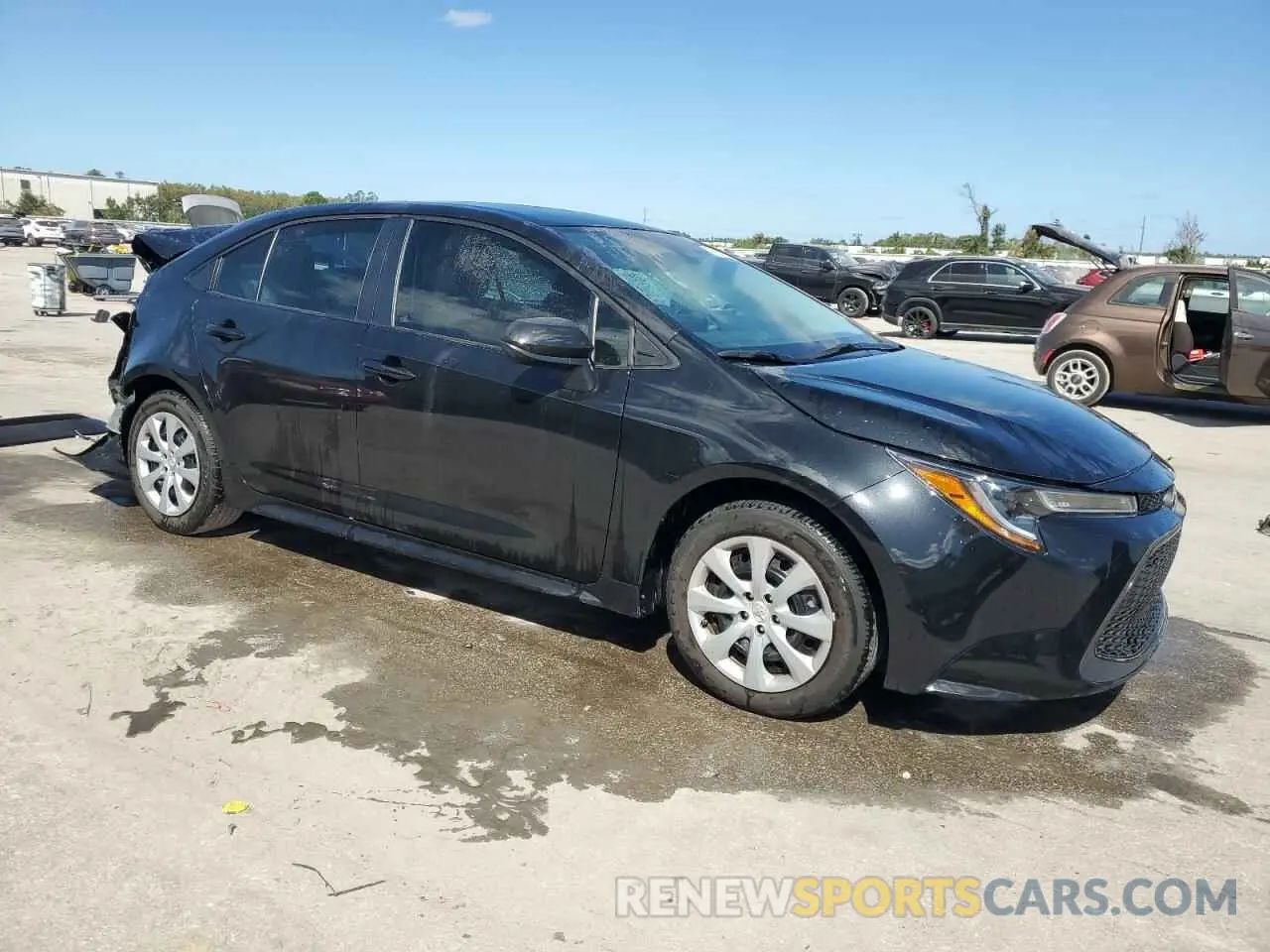 4 Photograph of a damaged car 5YFEPMAE1NP303417 TOYOTA COROLLA 2022