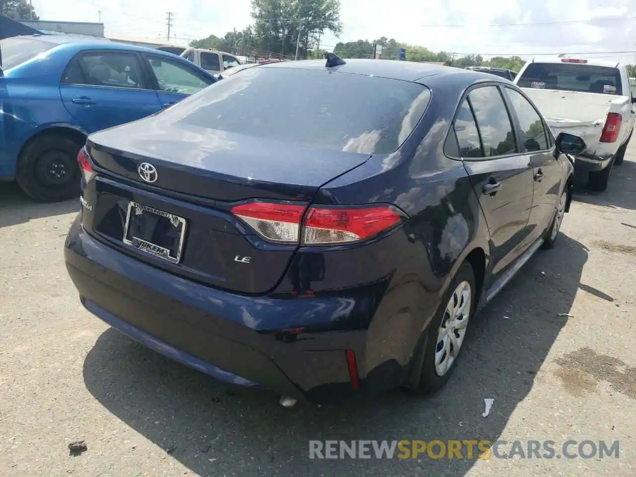 4 Photograph of a damaged car 5YFEPMAE1NP304714 TOYOTA COROLLA 2022