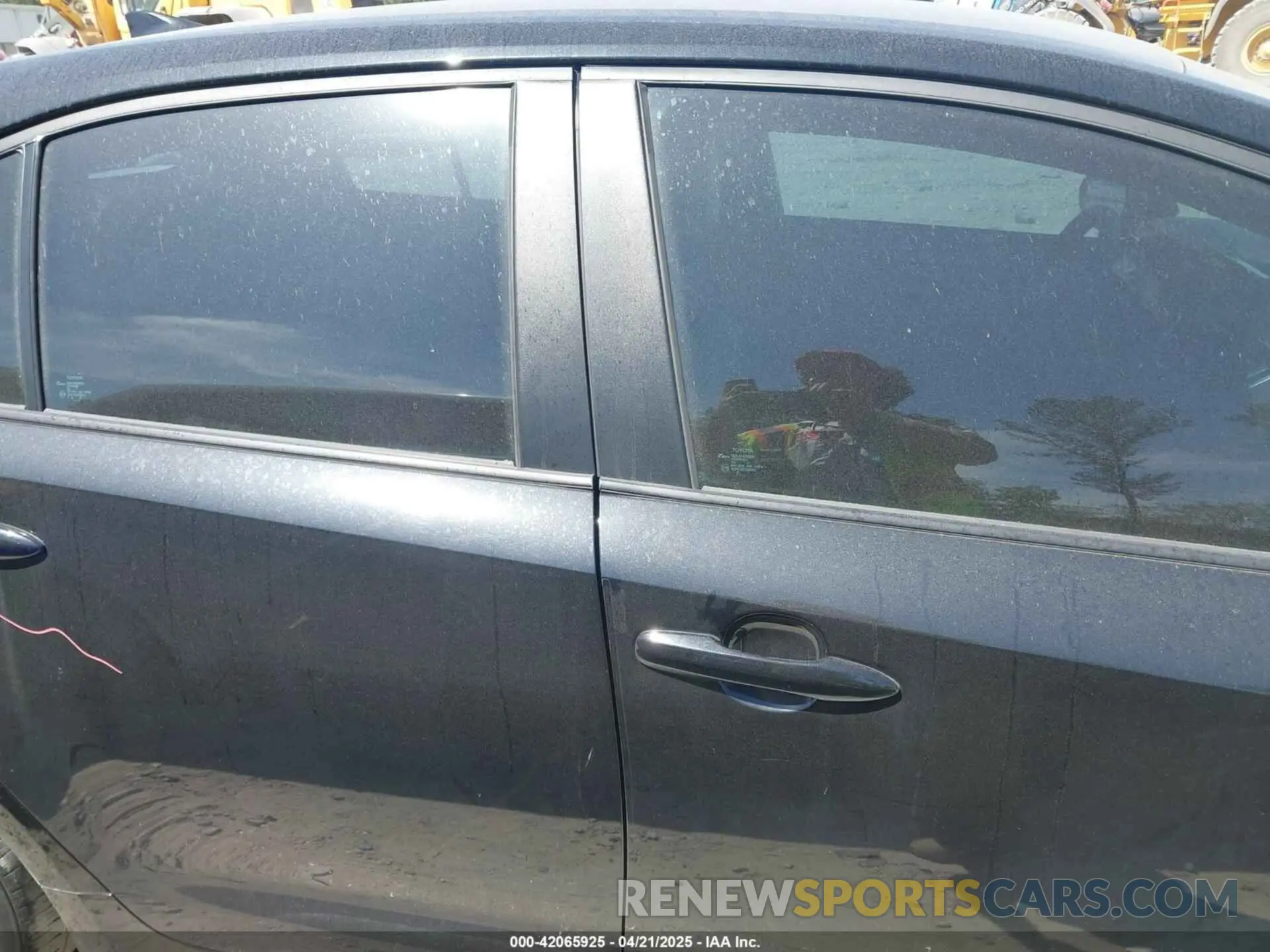 13 Photograph of a damaged car 5YFEPMAE1NP312506 TOYOTA COROLLA 2022