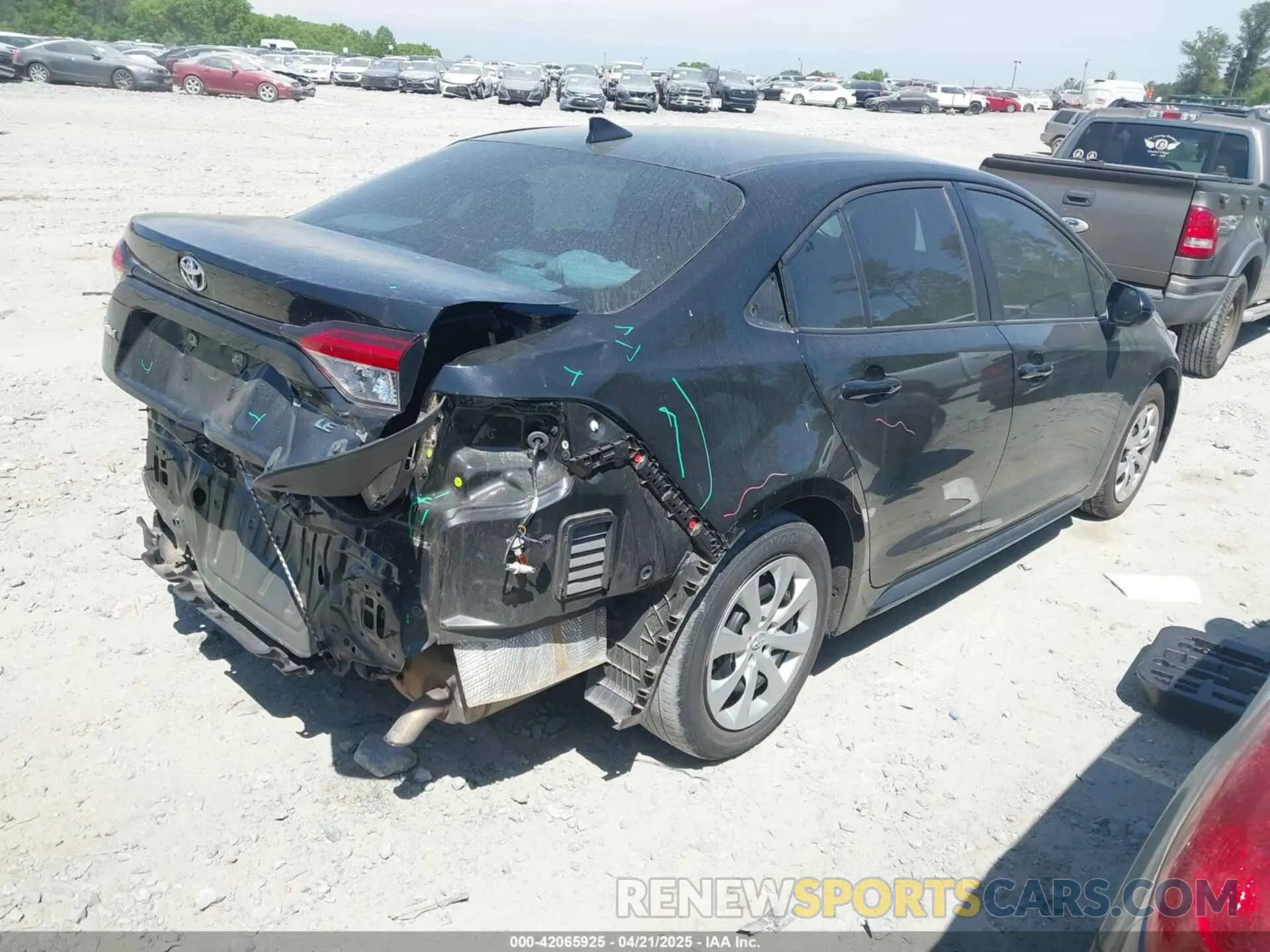 4 Photograph of a damaged car 5YFEPMAE1NP312506 TOYOTA COROLLA 2022
