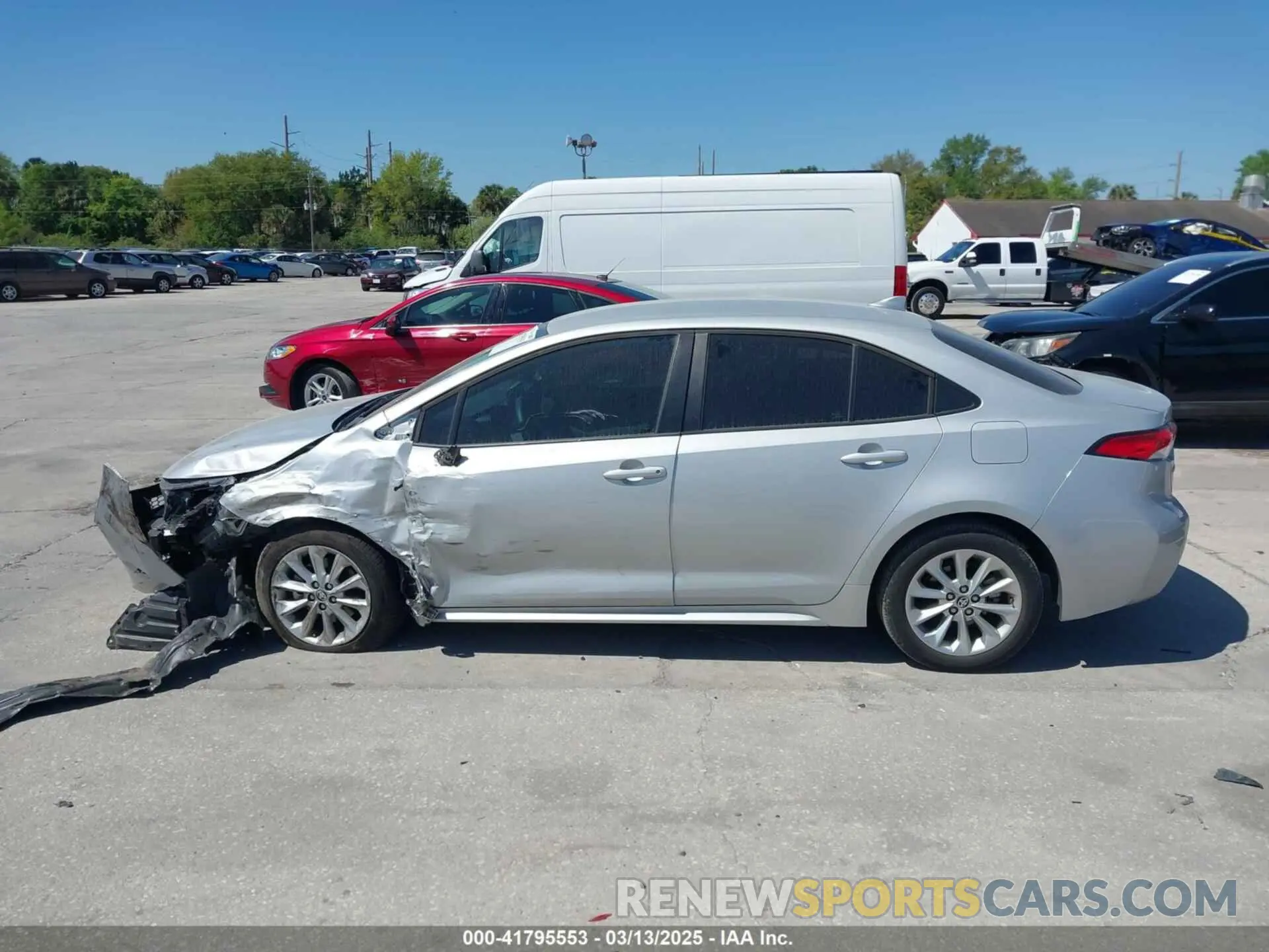 14 Photograph of a damaged car 5YFEPMAE1NP314241 TOYOTA COROLLA 2022