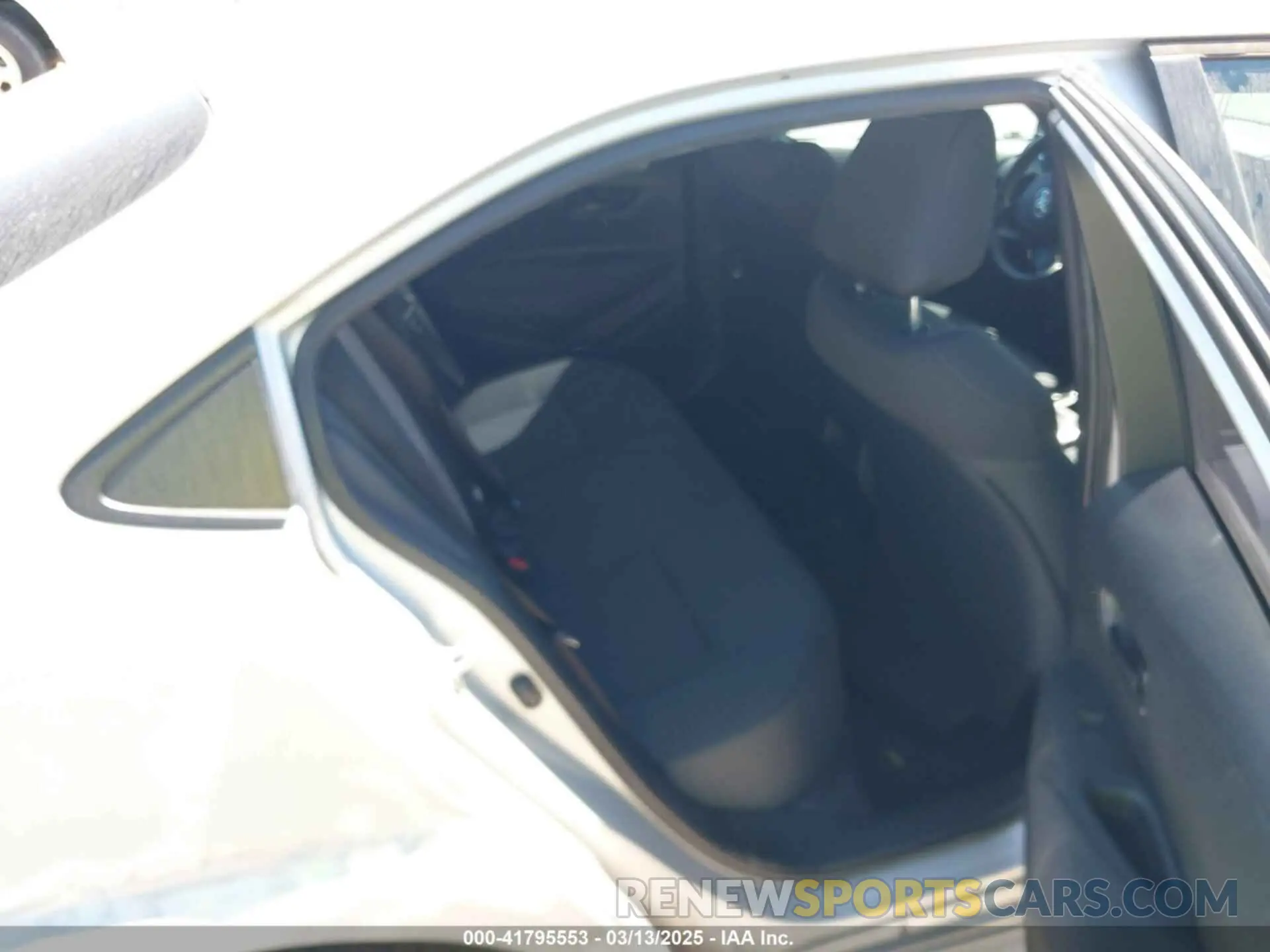 8 Photograph of a damaged car 5YFEPMAE1NP314241 TOYOTA COROLLA 2022