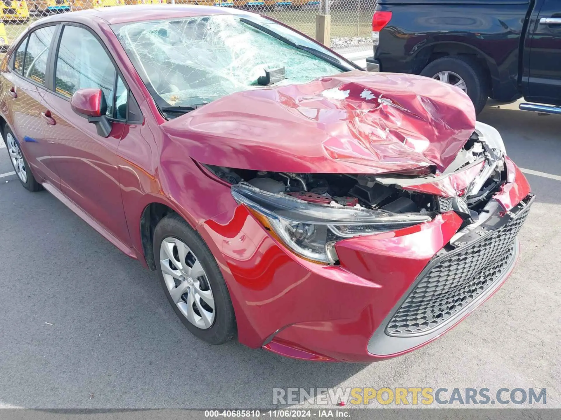 18 Photograph of a damaged car 5YFEPMAE1NP322212 TOYOTA COROLLA 2022
