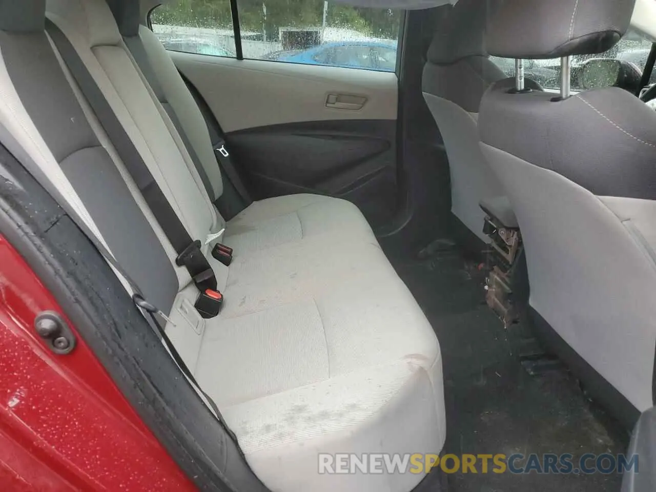 10 Photograph of a damaged car 5YFEPMAE1NP324669 TOYOTA COROLLA 2022