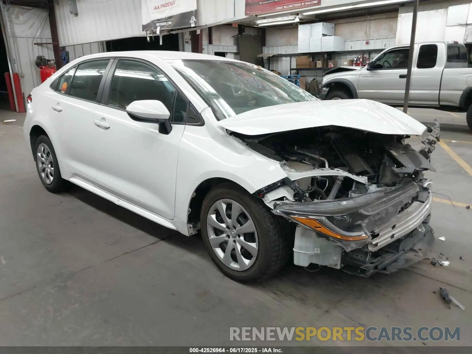 1 Photograph of a damaged car 5YFEPMAE1NP326017 TOYOTA COROLLA 2022