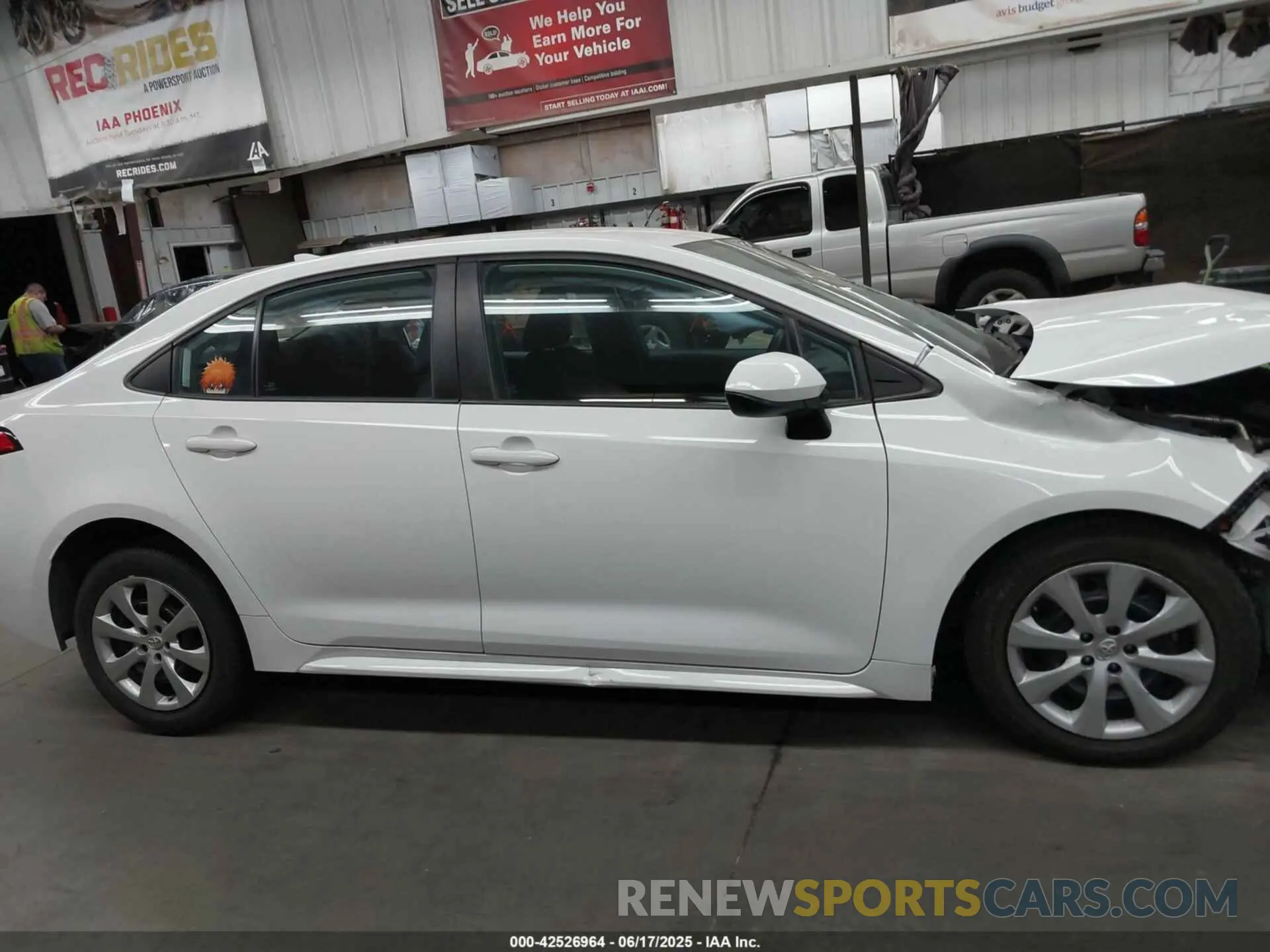 13 Photograph of a damaged car 5YFEPMAE1NP326017 TOYOTA COROLLA 2022