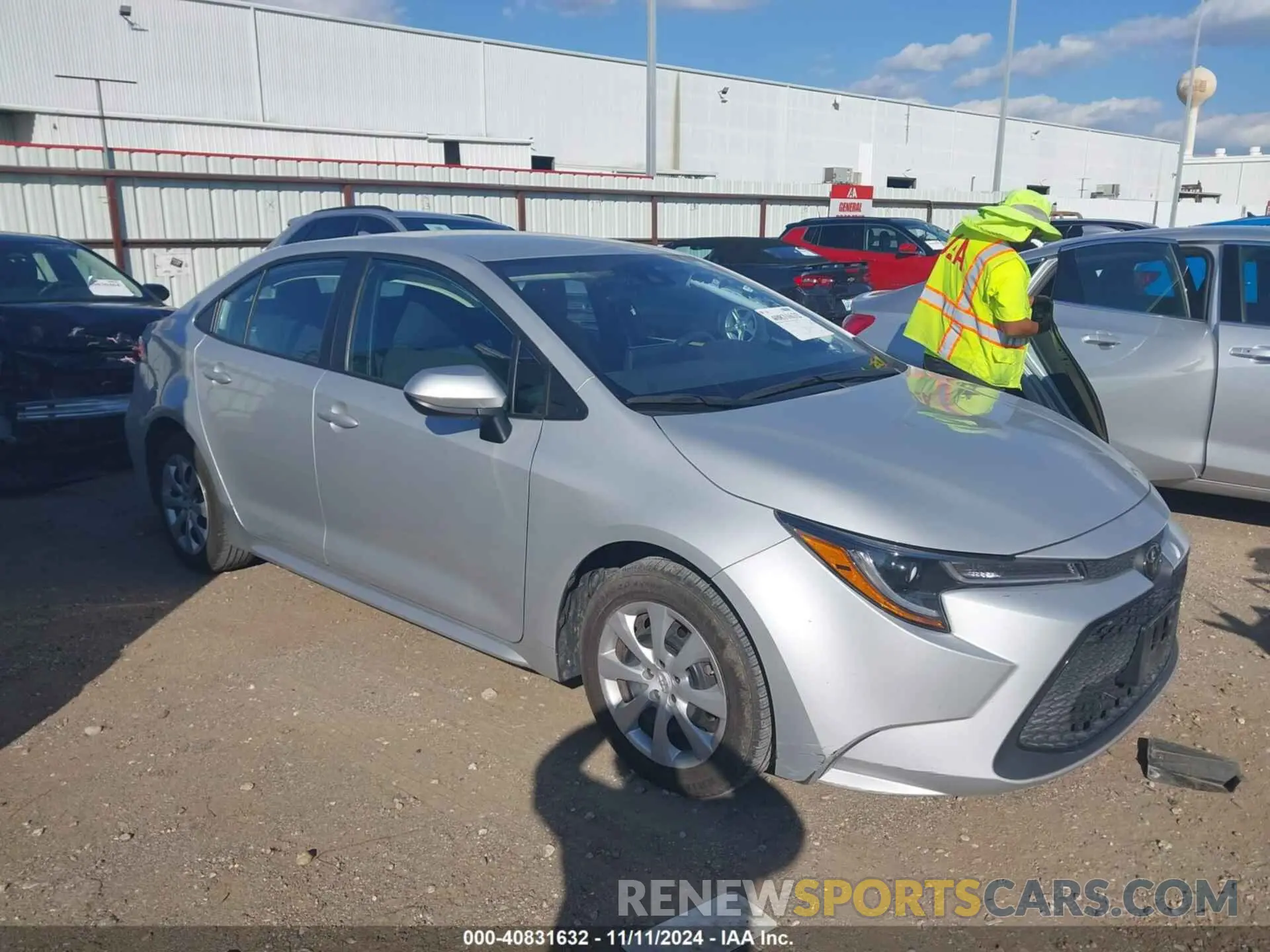 1 Photograph of a damaged car 5YFEPMAE1NP326034 TOYOTA COROLLA 2022