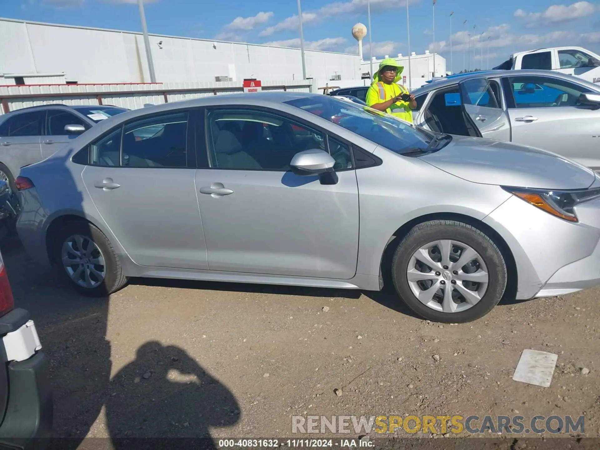 13 Photograph of a damaged car 5YFEPMAE1NP326034 TOYOTA COROLLA 2022