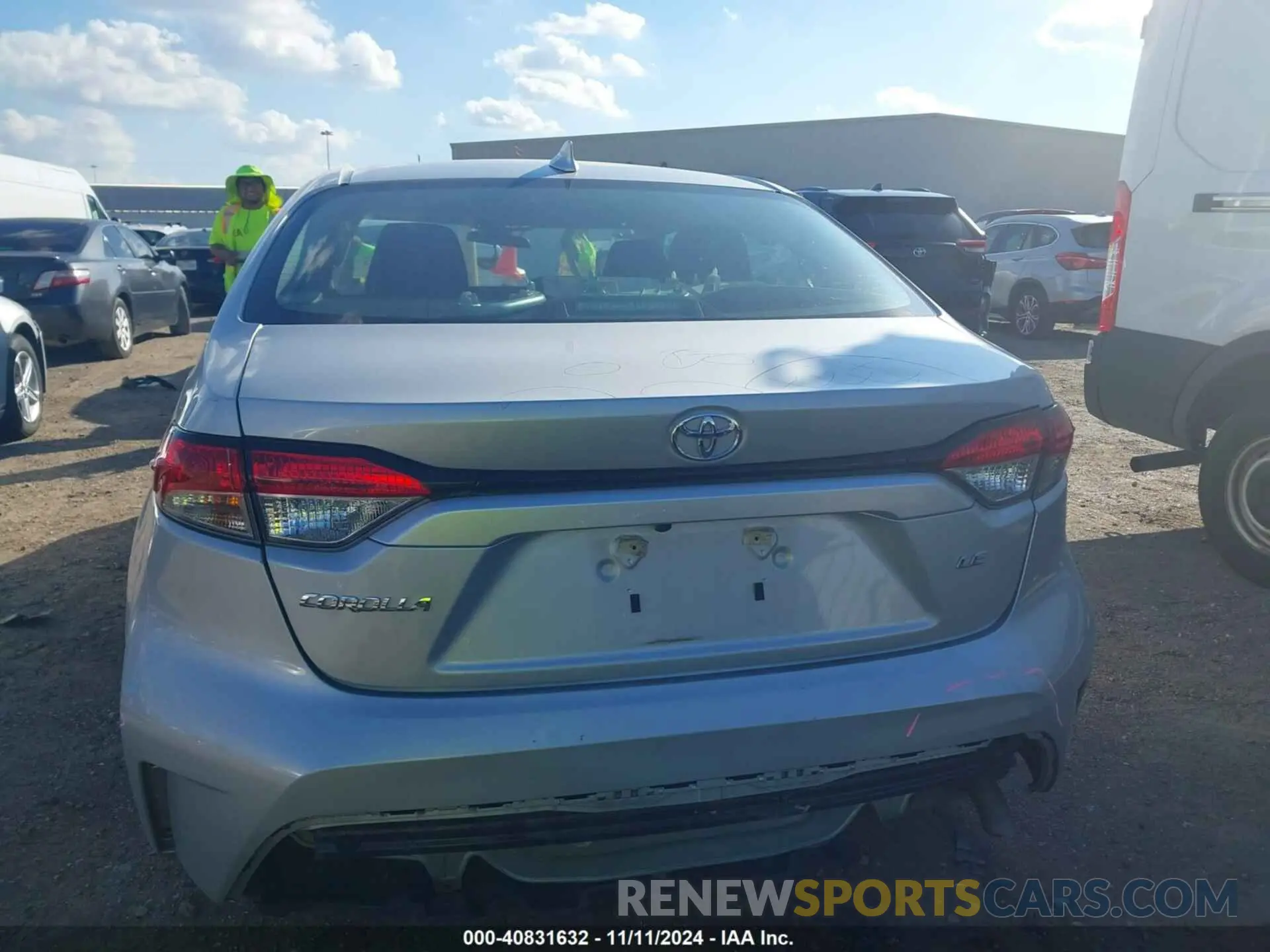 16 Photograph of a damaged car 5YFEPMAE1NP326034 TOYOTA COROLLA 2022