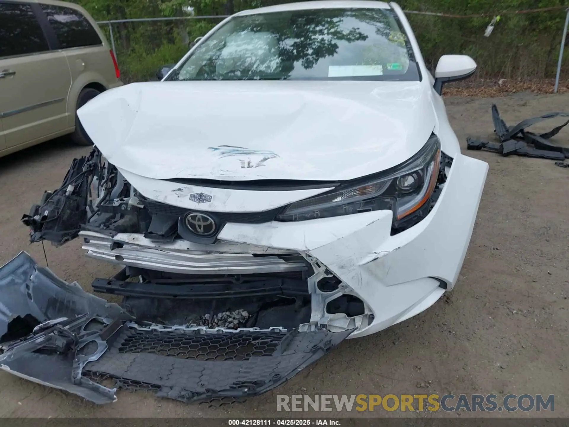 12 Photograph of a damaged car 5YFEPMAE1NP328687 TOYOTA COROLLA 2022