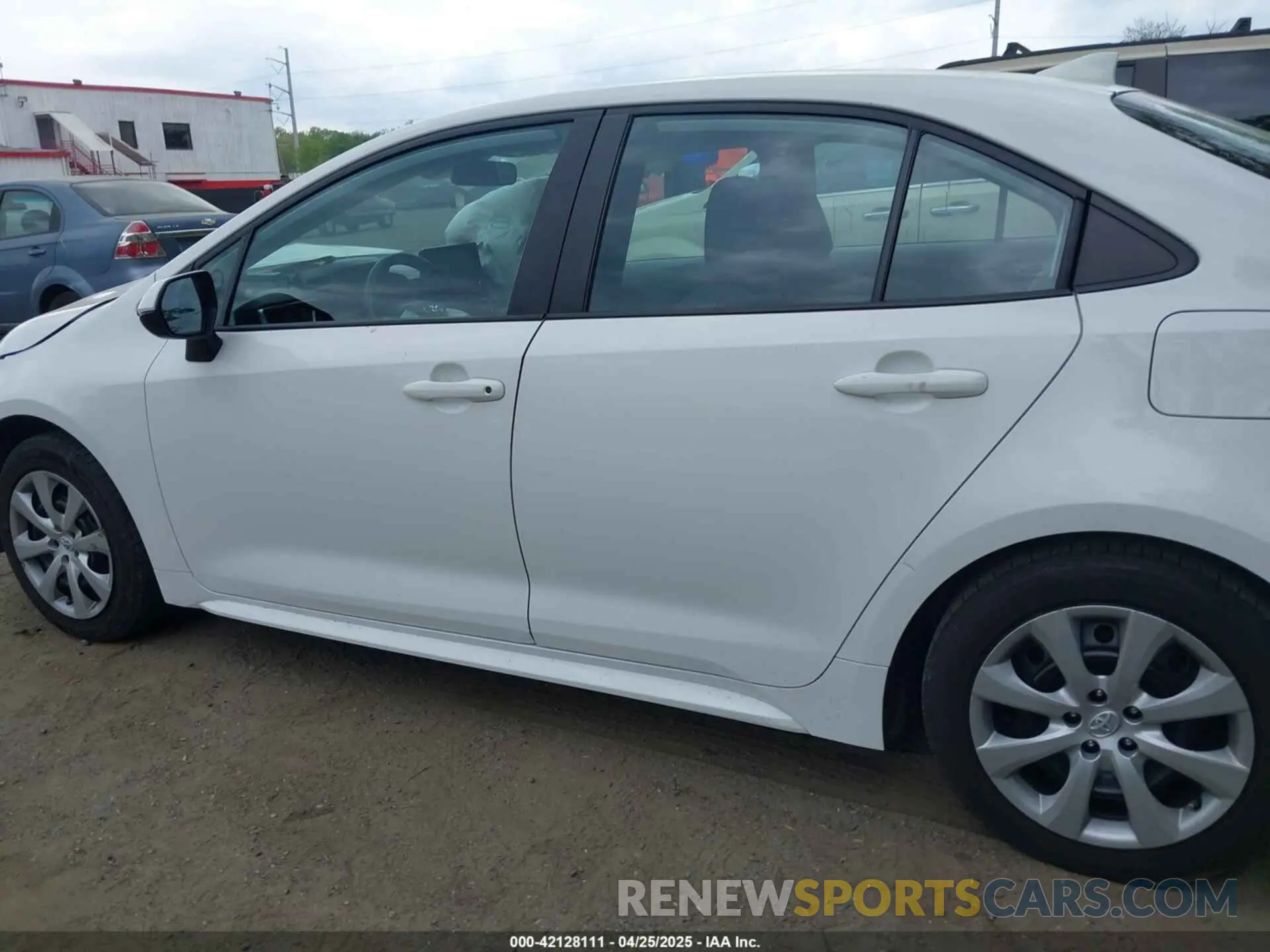 14 Photograph of a damaged car 5YFEPMAE1NP328687 TOYOTA COROLLA 2022