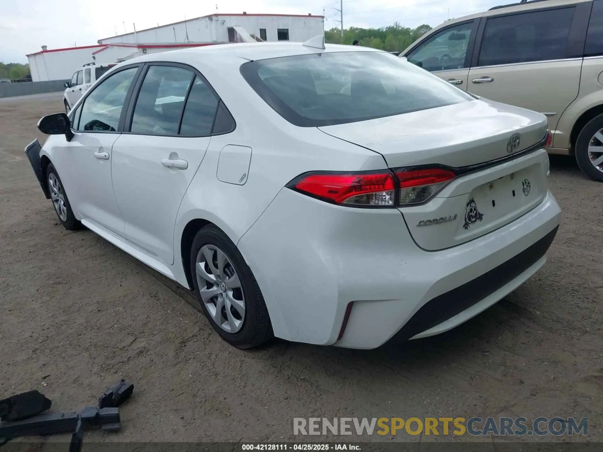 3 Photograph of a damaged car 5YFEPMAE1NP328687 TOYOTA COROLLA 2022