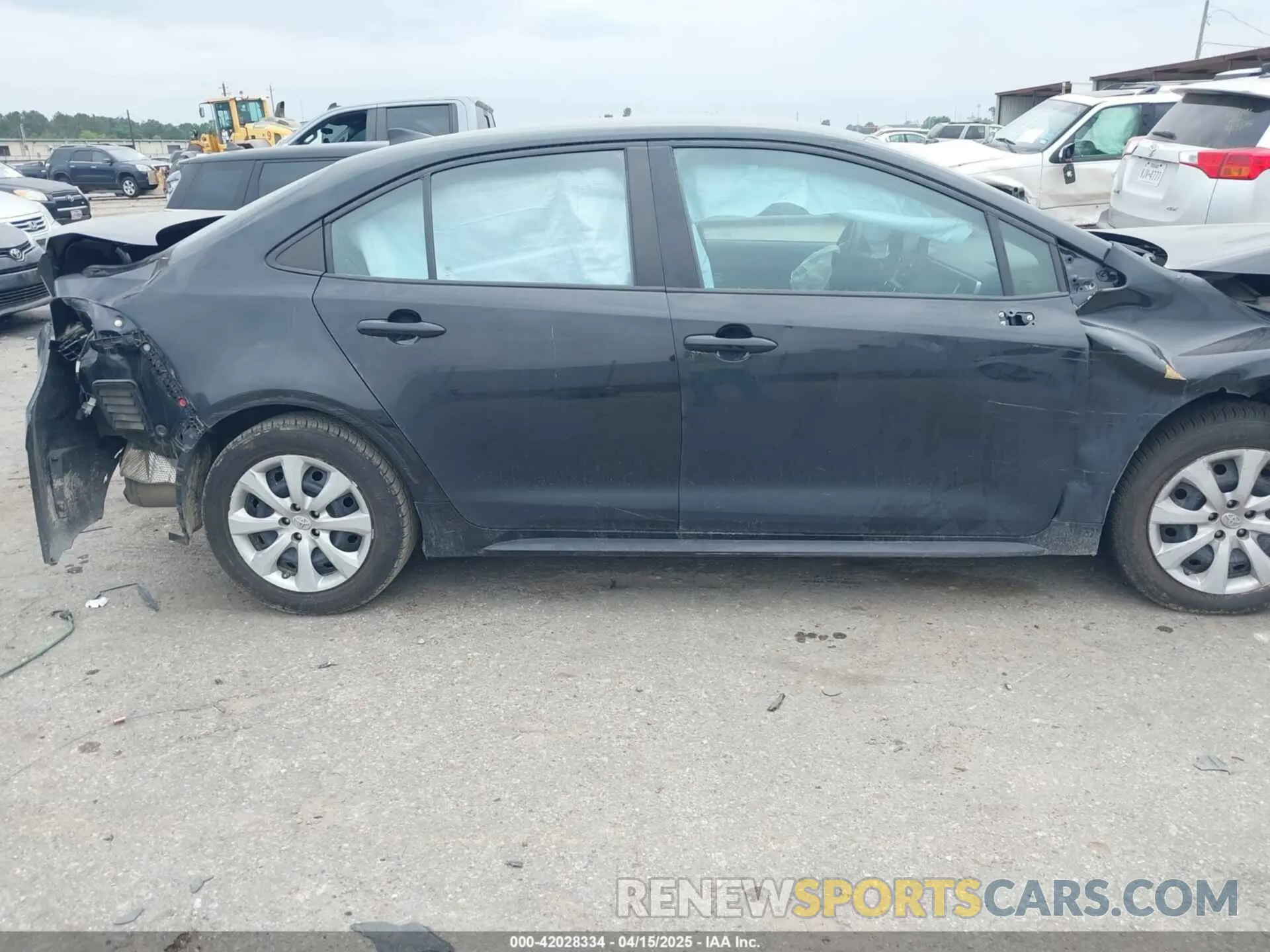 12 Photograph of a damaged car 5YFEPMAE1NP331332 TOYOTA COROLLA 2022