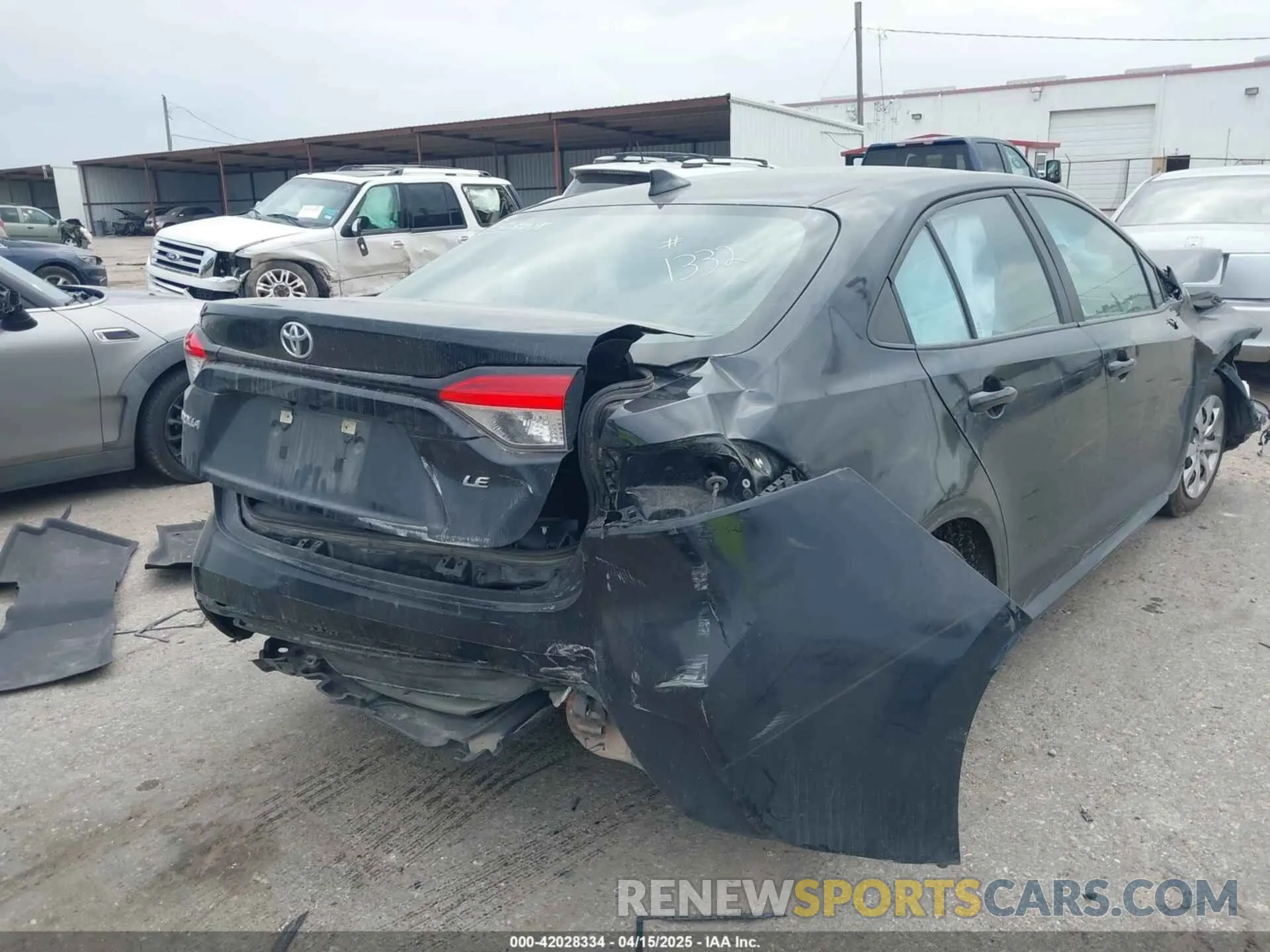 4 Photograph of a damaged car 5YFEPMAE1NP331332 TOYOTA COROLLA 2022