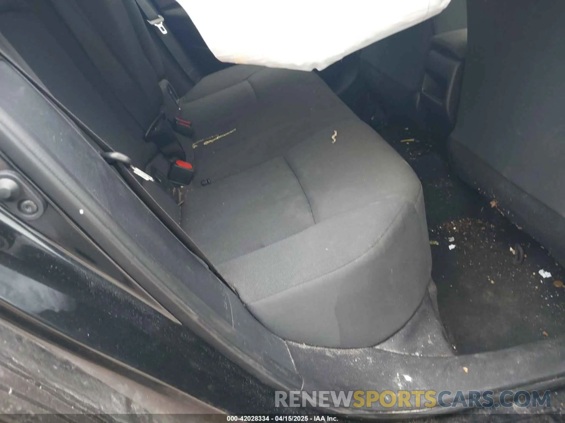 8 Photograph of a damaged car 5YFEPMAE1NP331332 TOYOTA COROLLA 2022