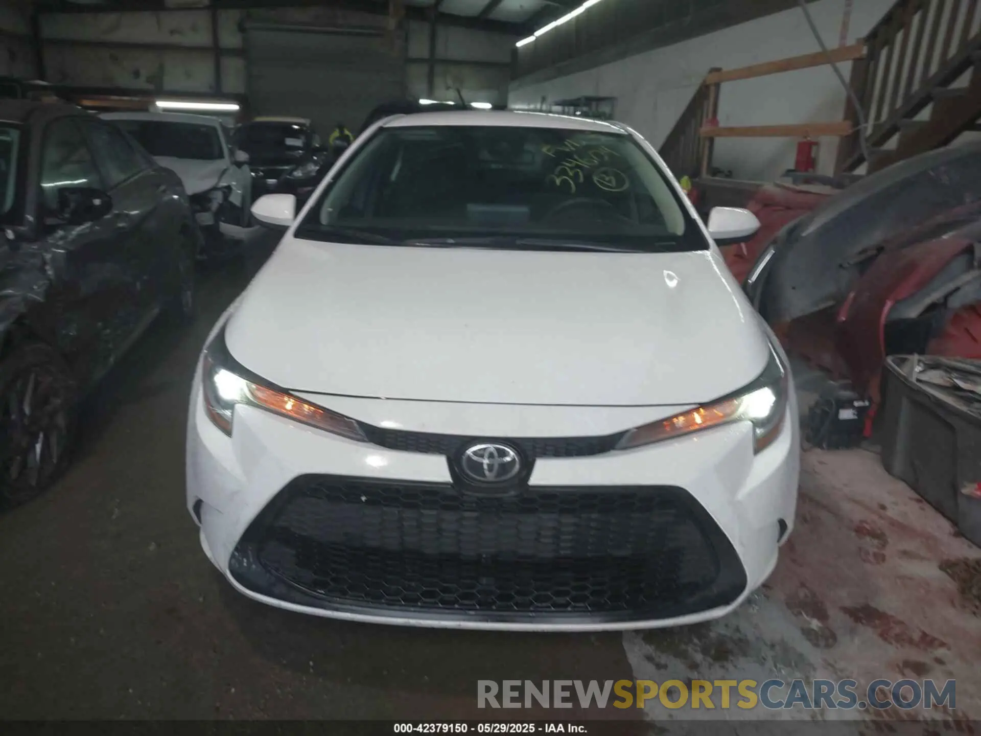 12 Photograph of a damaged car 5YFEPMAE1NP334604 TOYOTA COROLLA 2022