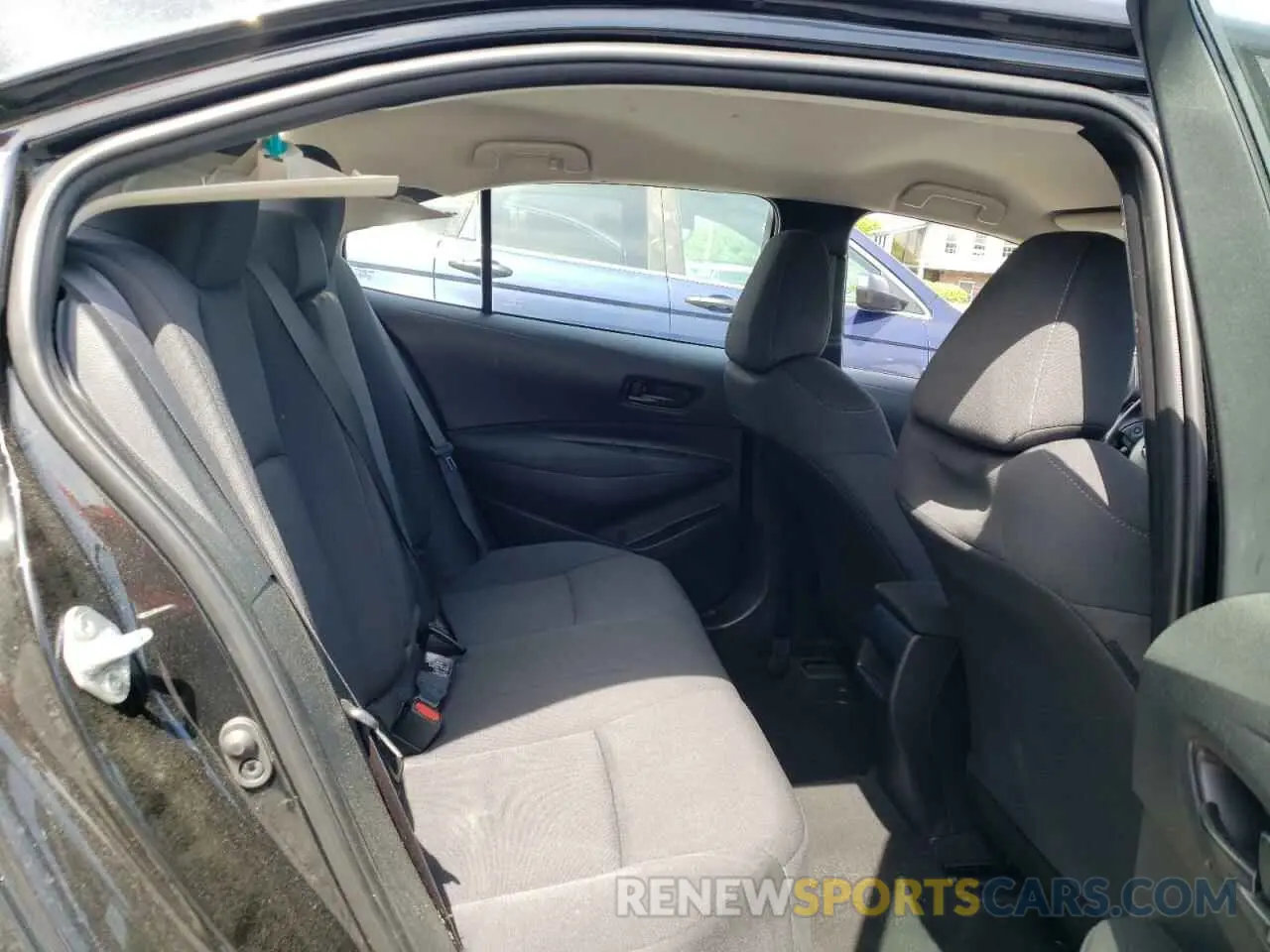 10 Photograph of a damaged car 5YFEPMAE1NP335655 TOYOTA COROLLA 2022
