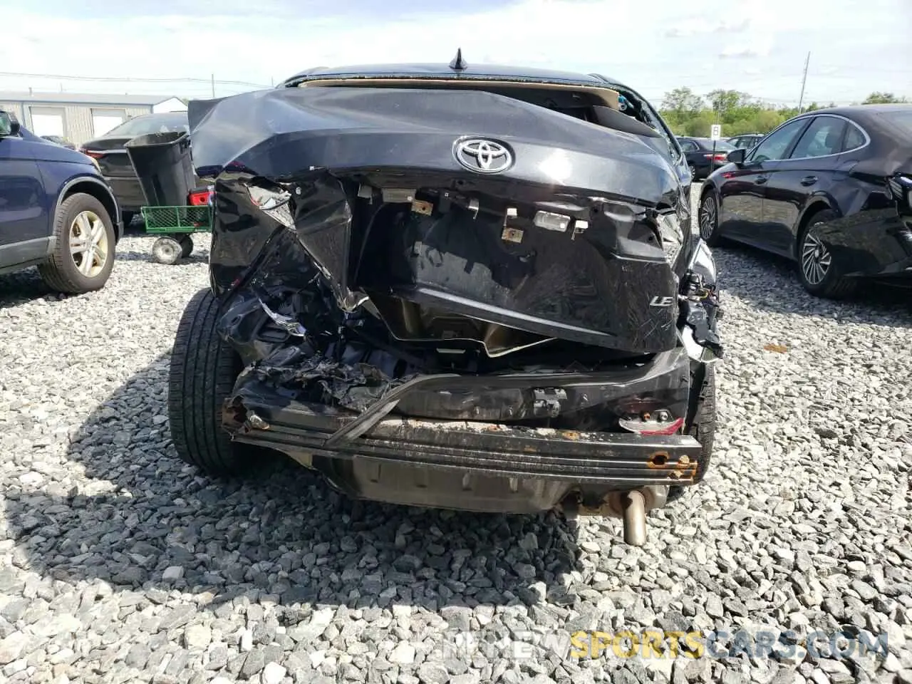 6 Photograph of a damaged car 5YFEPMAE1NP335655 TOYOTA COROLLA 2022