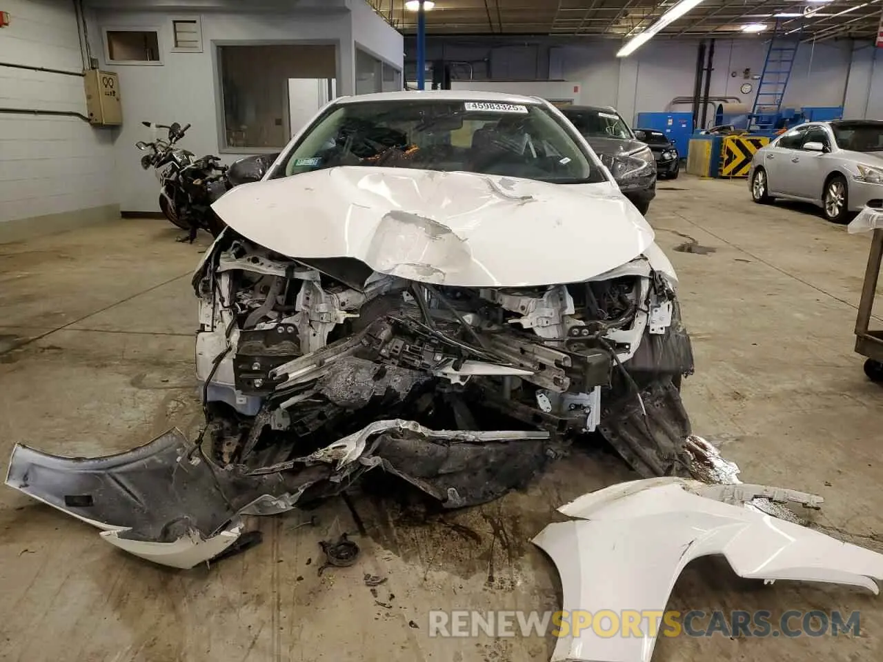 5 Photograph of a damaged car 5YFEPMAE1NP339575 TOYOTA COROLLA 2022