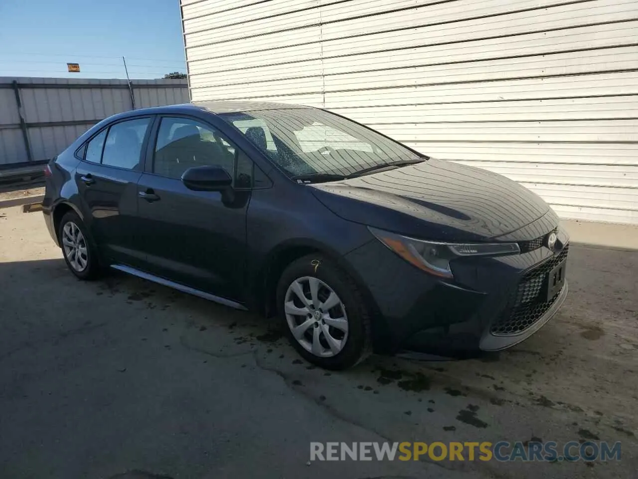 4 Photograph of a damaged car 5YFEPMAE1NP341066 TOYOTA COROLLA 2022