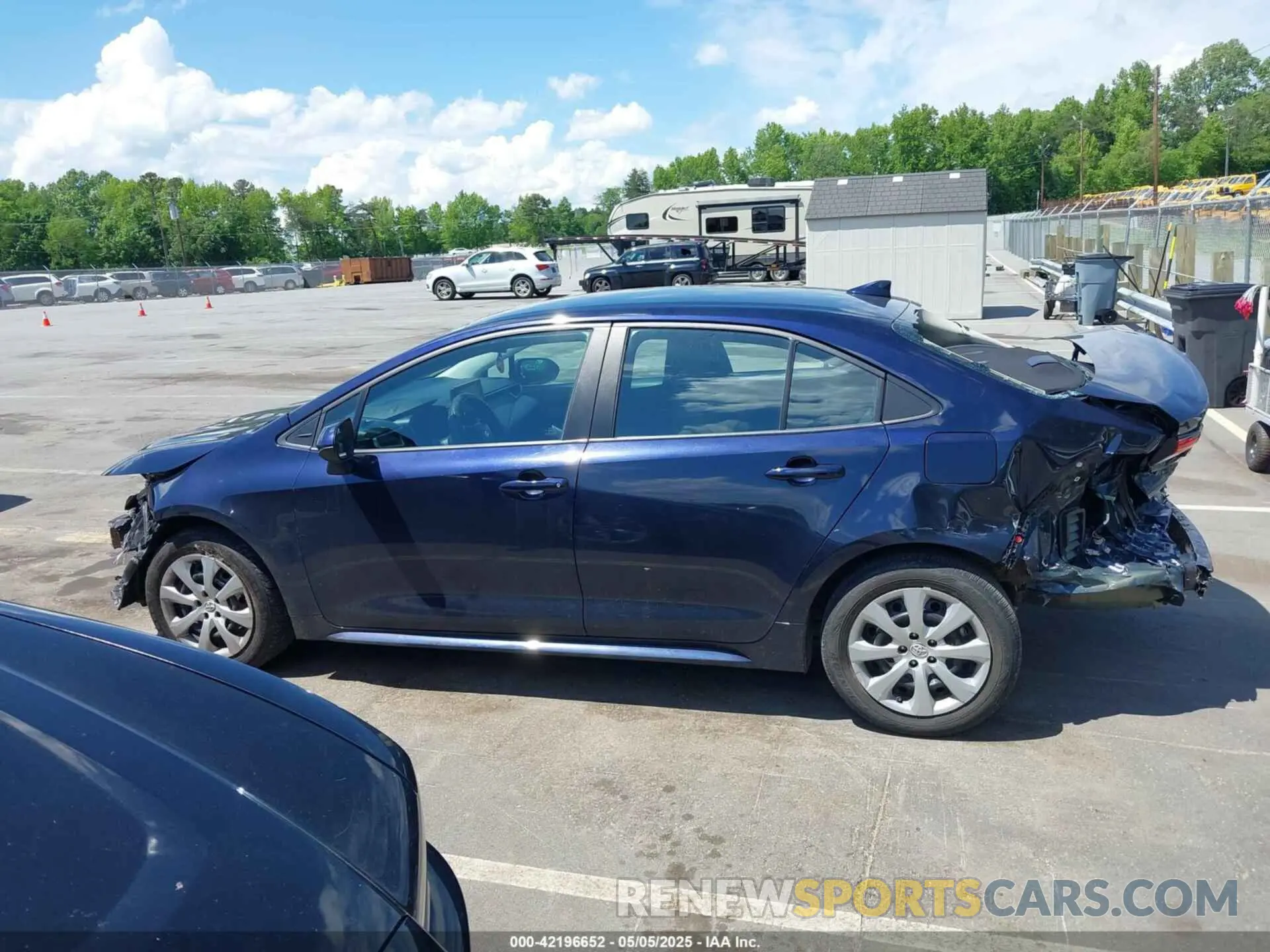 15 Photograph of a damaged car 5YFEPMAE1NP360040 TOYOTA COROLLA 2022