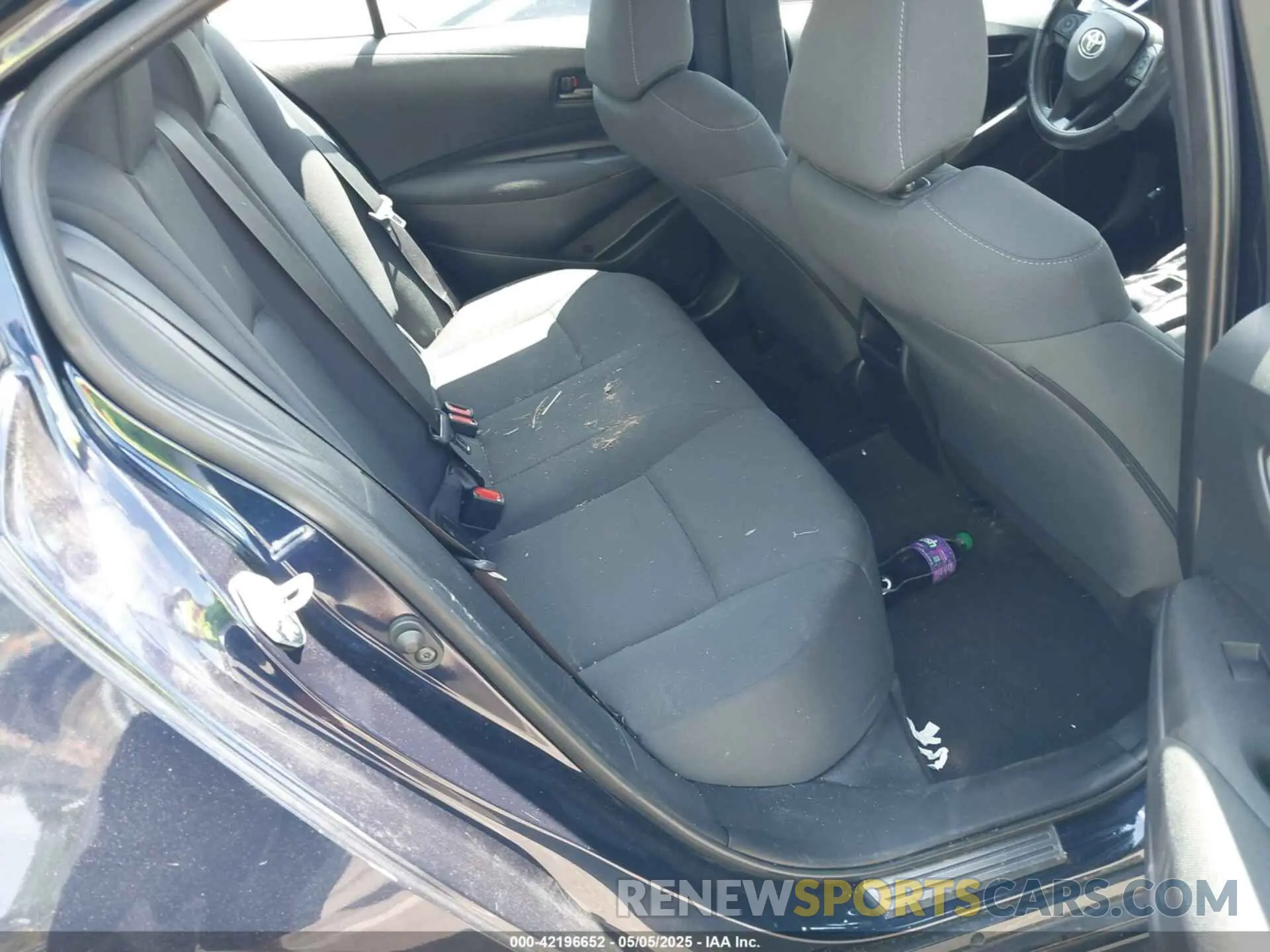 8 Photograph of a damaged car 5YFEPMAE1NP360040 TOYOTA COROLLA 2022