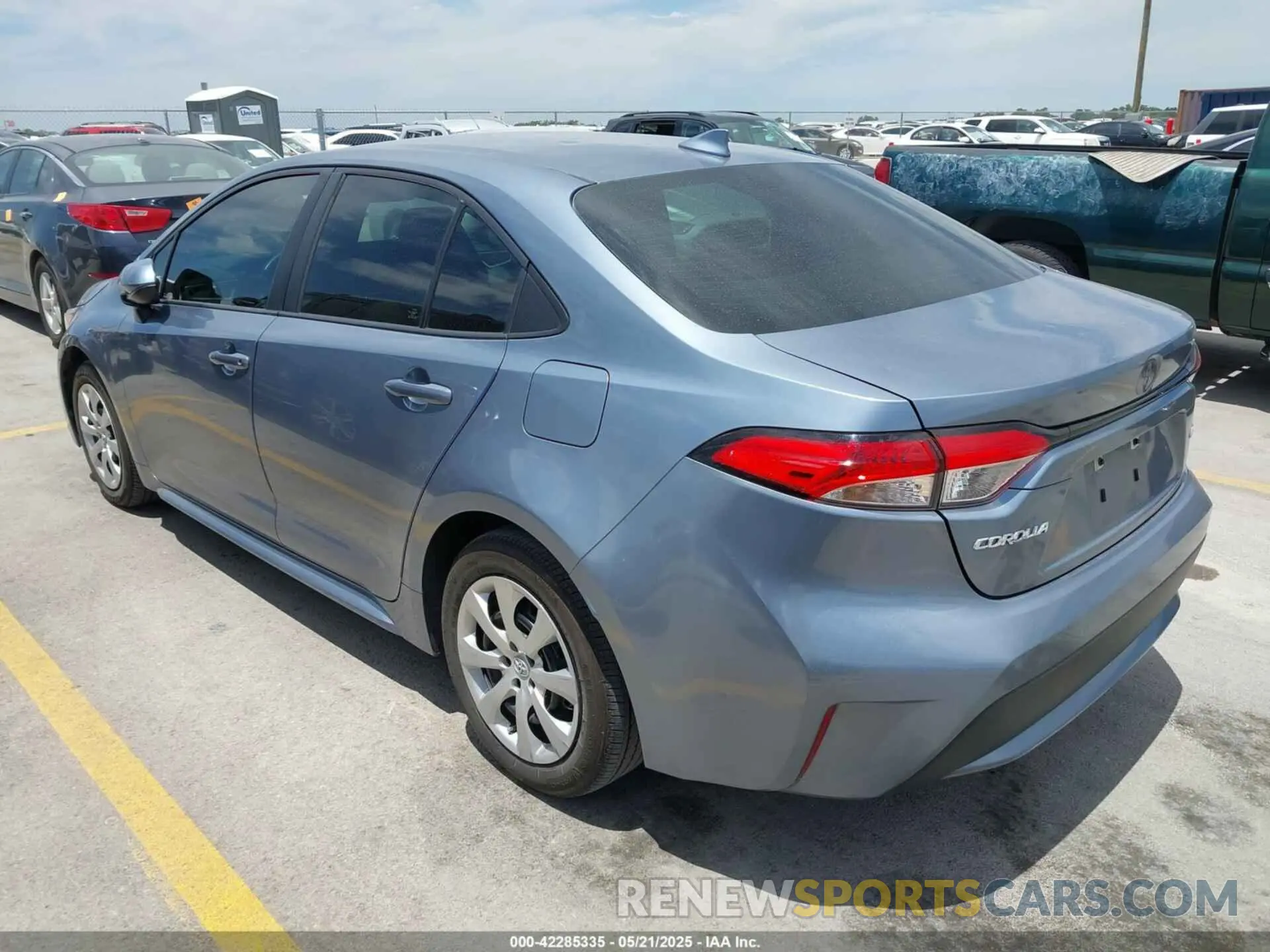 3 Photograph of a damaged car 5YFEPMAE1NP364122 TOYOTA COROLLA 2022