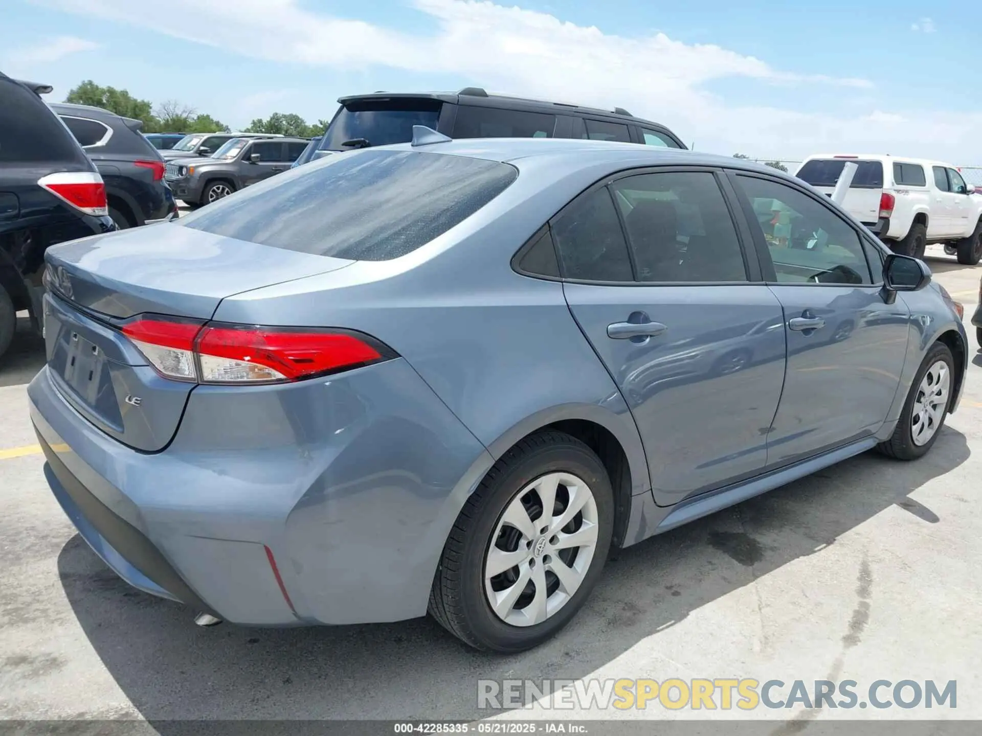 4 Photograph of a damaged car 5YFEPMAE1NP364122 TOYOTA COROLLA 2022