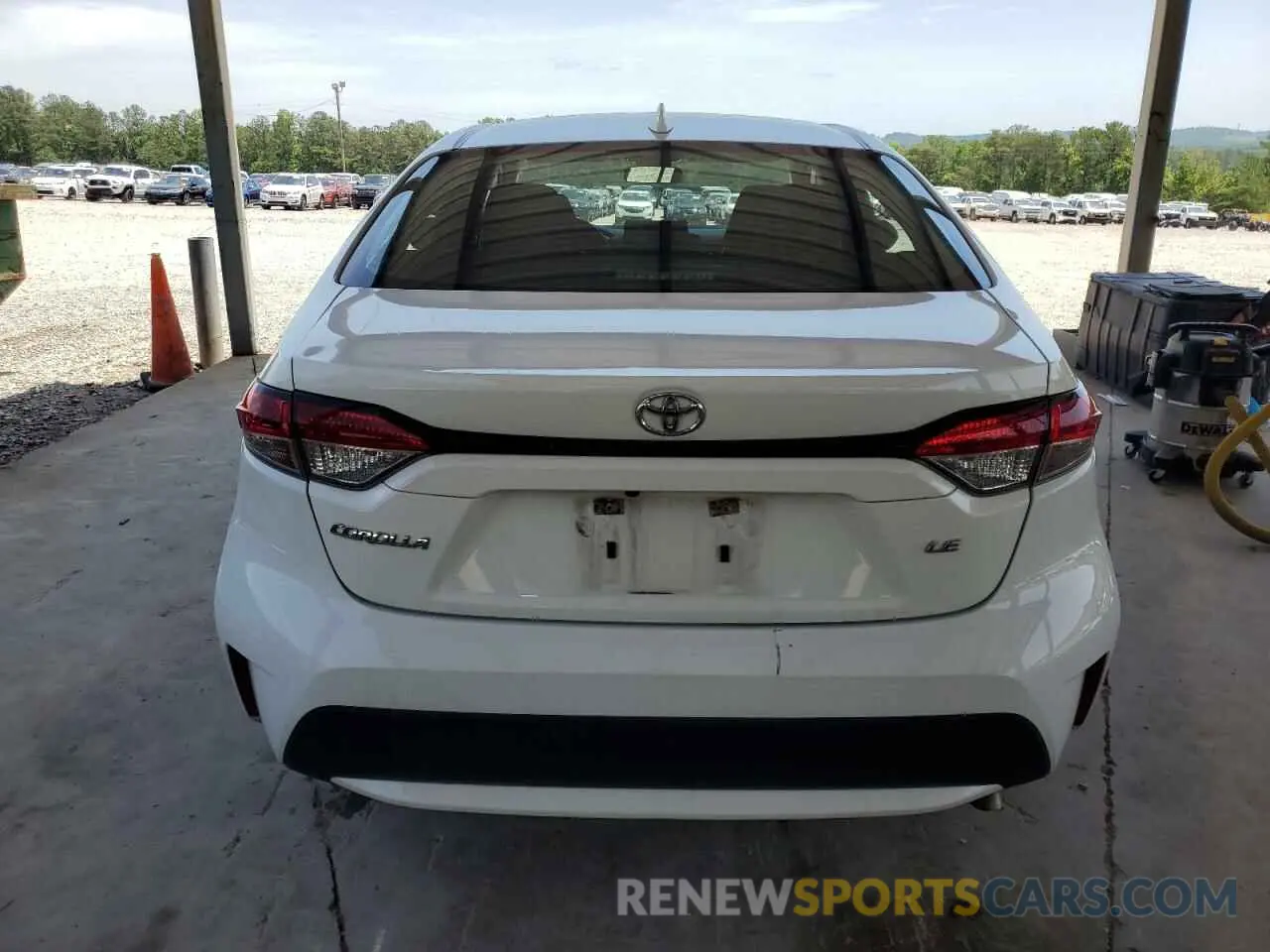 6 Photograph of a damaged car 5YFEPMAE1NP369403 TOYOTA COROLLA 2022