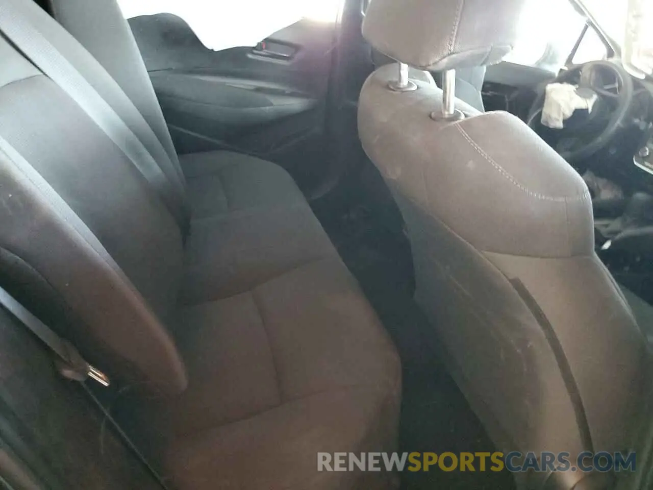 10 Photograph of a damaged car 5YFEPMAE1NP370129 TOYOTA COROLLA 2022
