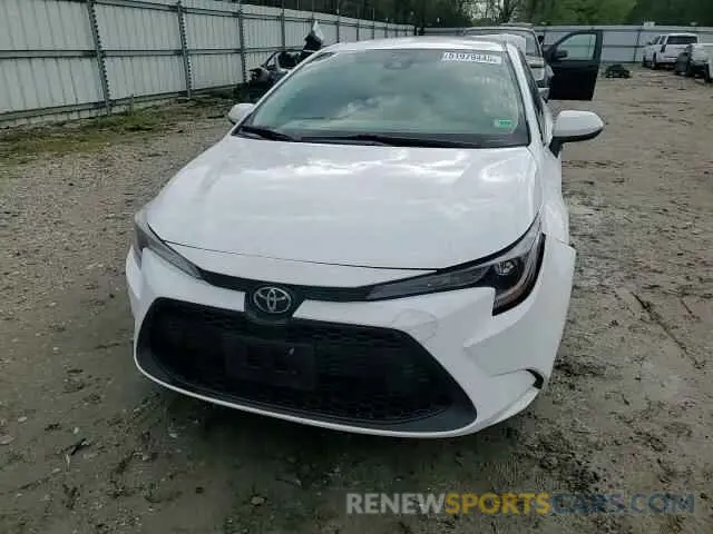 11 Photograph of a damaged car 5YFEPMAE1NP374813 TOYOTA COROLLA 2022
