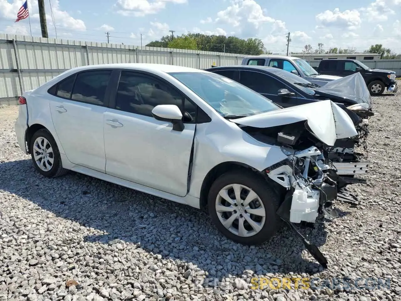 4 Photograph of a damaged car 5YFEPMAE1NP381860 TOYOTA COROLLA 2022