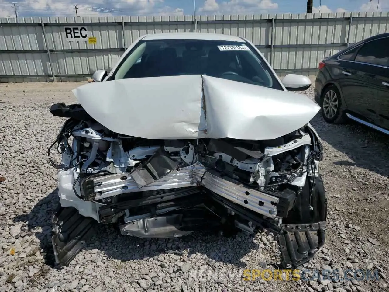 5 Photograph of a damaged car 5YFEPMAE1NP381860 TOYOTA COROLLA 2022