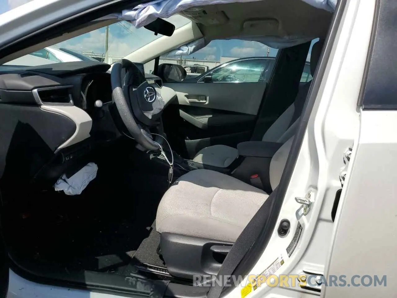 7 Photograph of a damaged car 5YFEPMAE1NP381860 TOYOTA COROLLA 2022